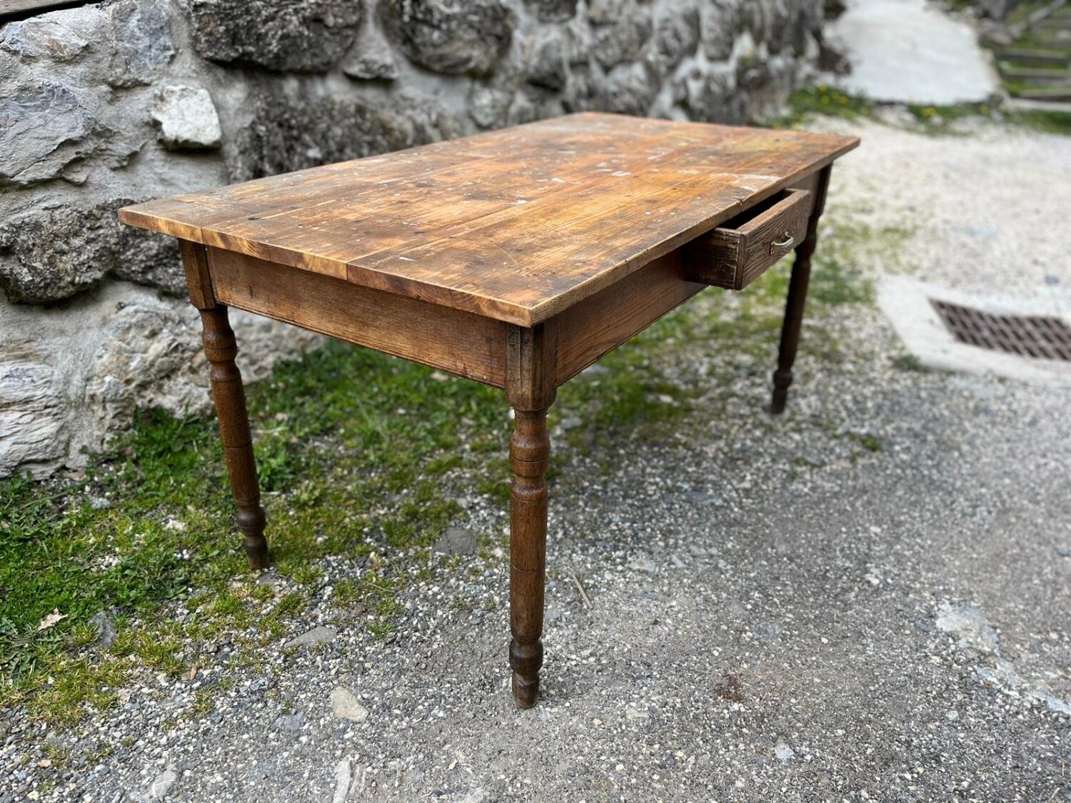 Ancienne table de bistrot ,chêne table à tiroir