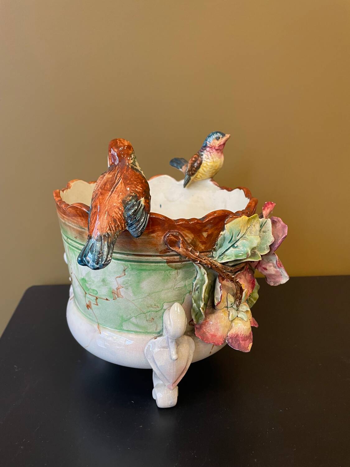 Plant pot, bird slip