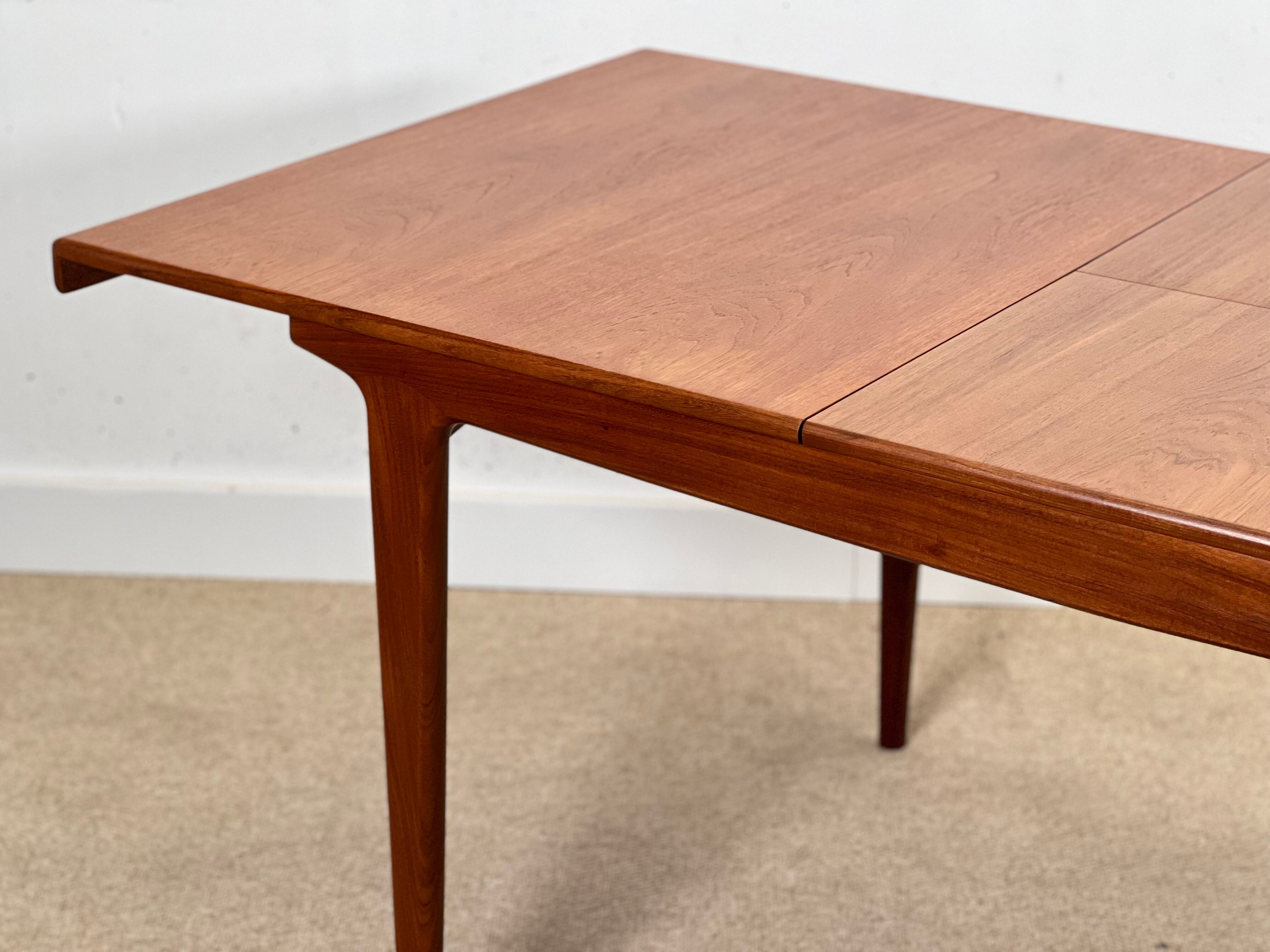 Table à manger de John Herbert en teck, collection Fonseca