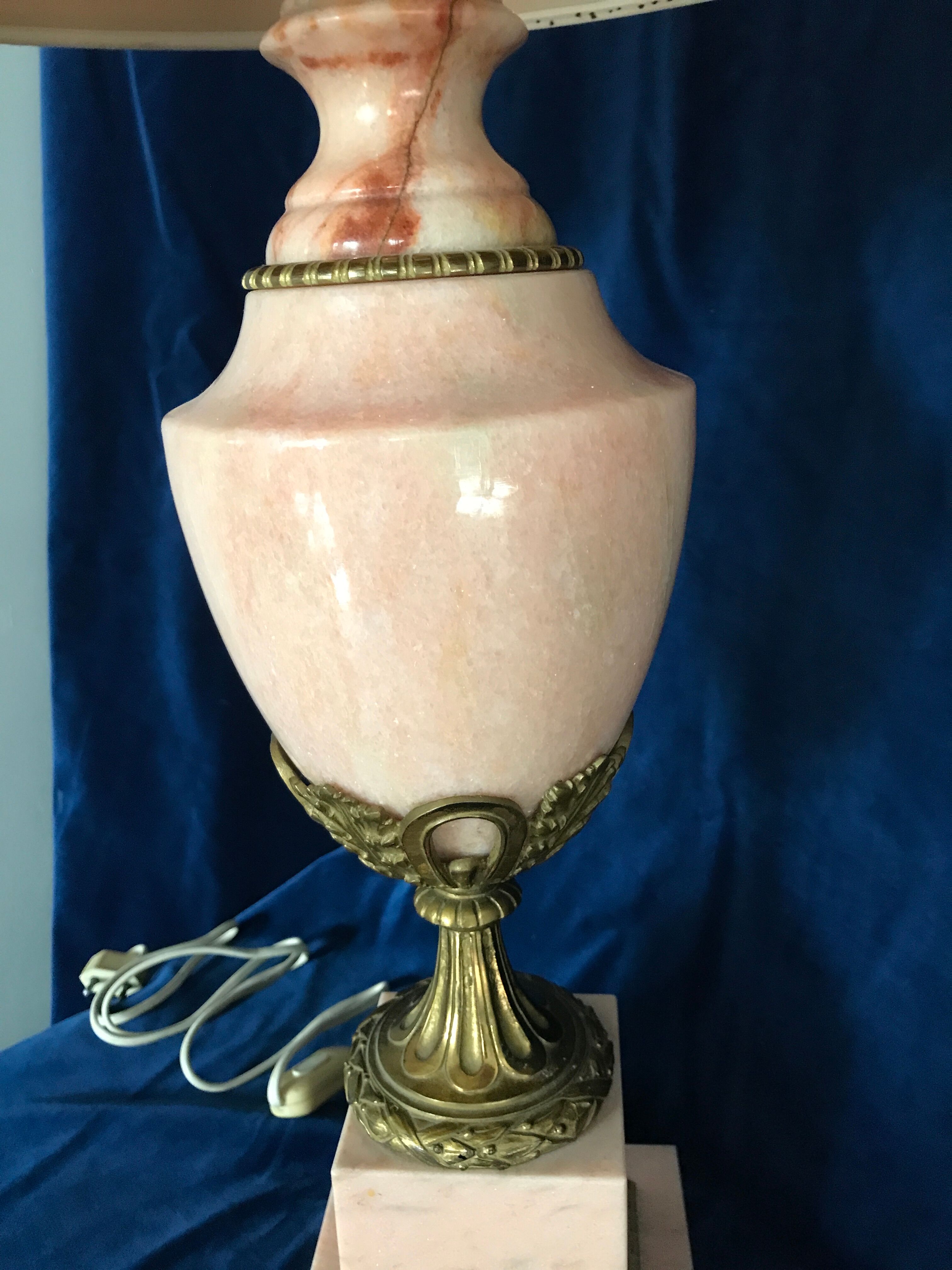 Lamp in pink marble and bronze