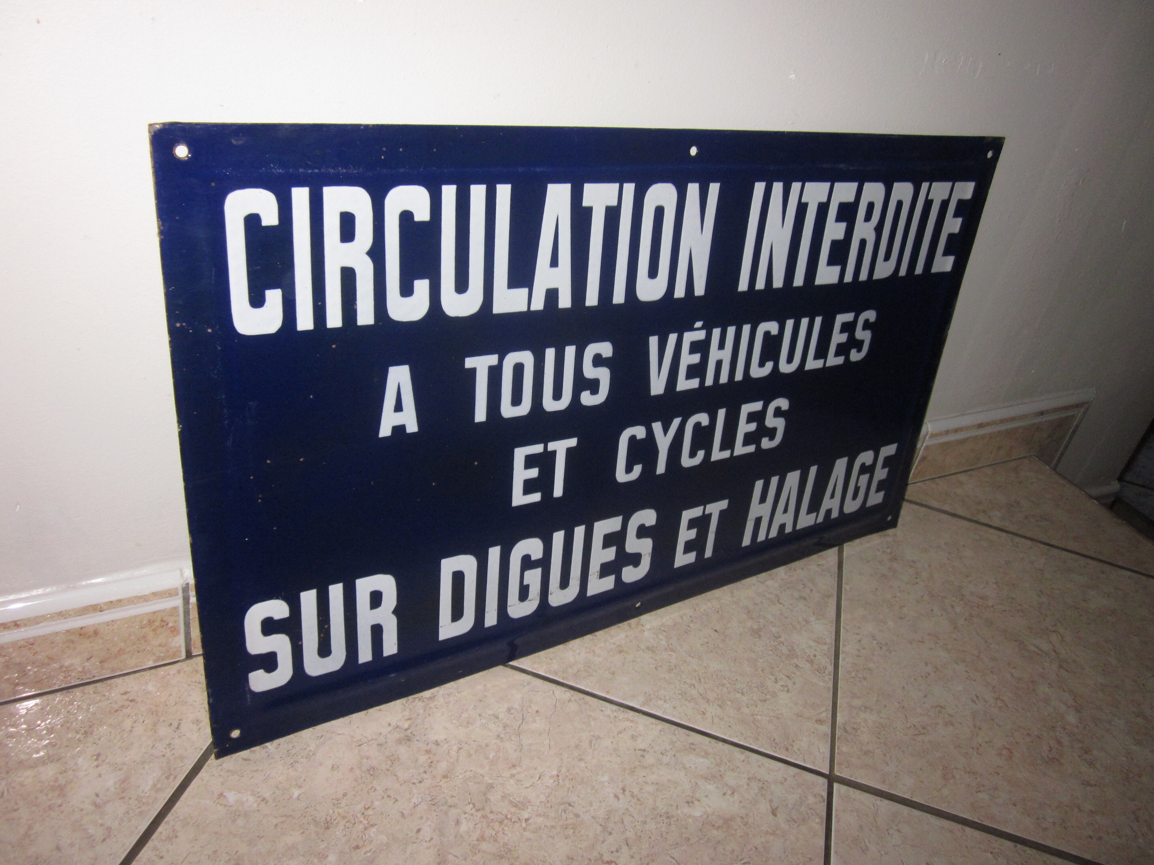 Plate old traffic prohibited