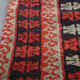 Small Decorative Rug Mainly Red – 65 x 71 cm
