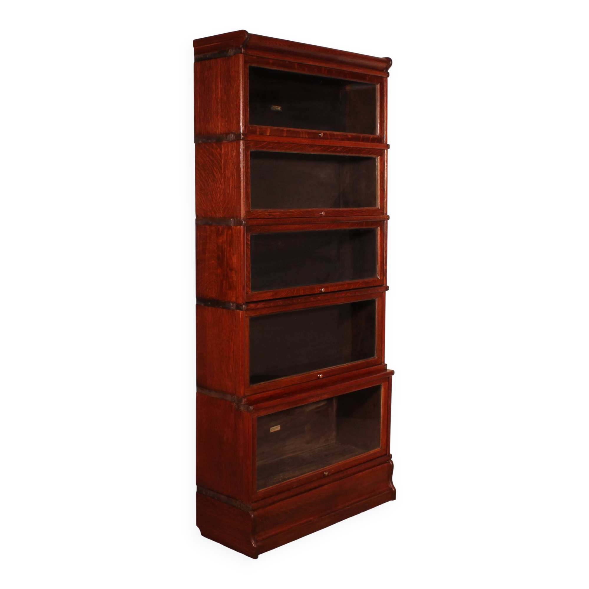 Globe Wernicke Bookcase in Oak, 5 Sections with a Projection