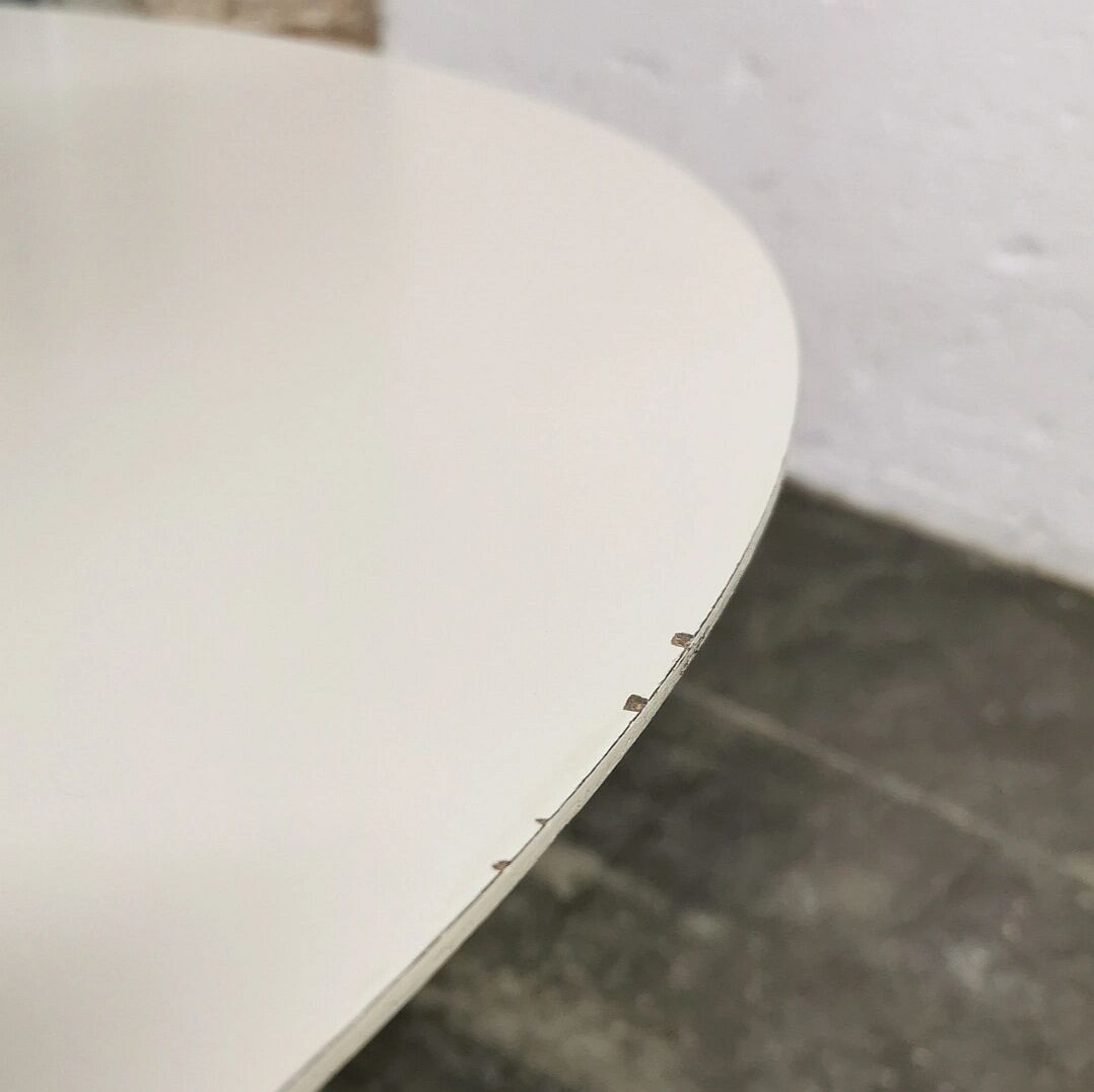 Table à manger pied tulipe 1970