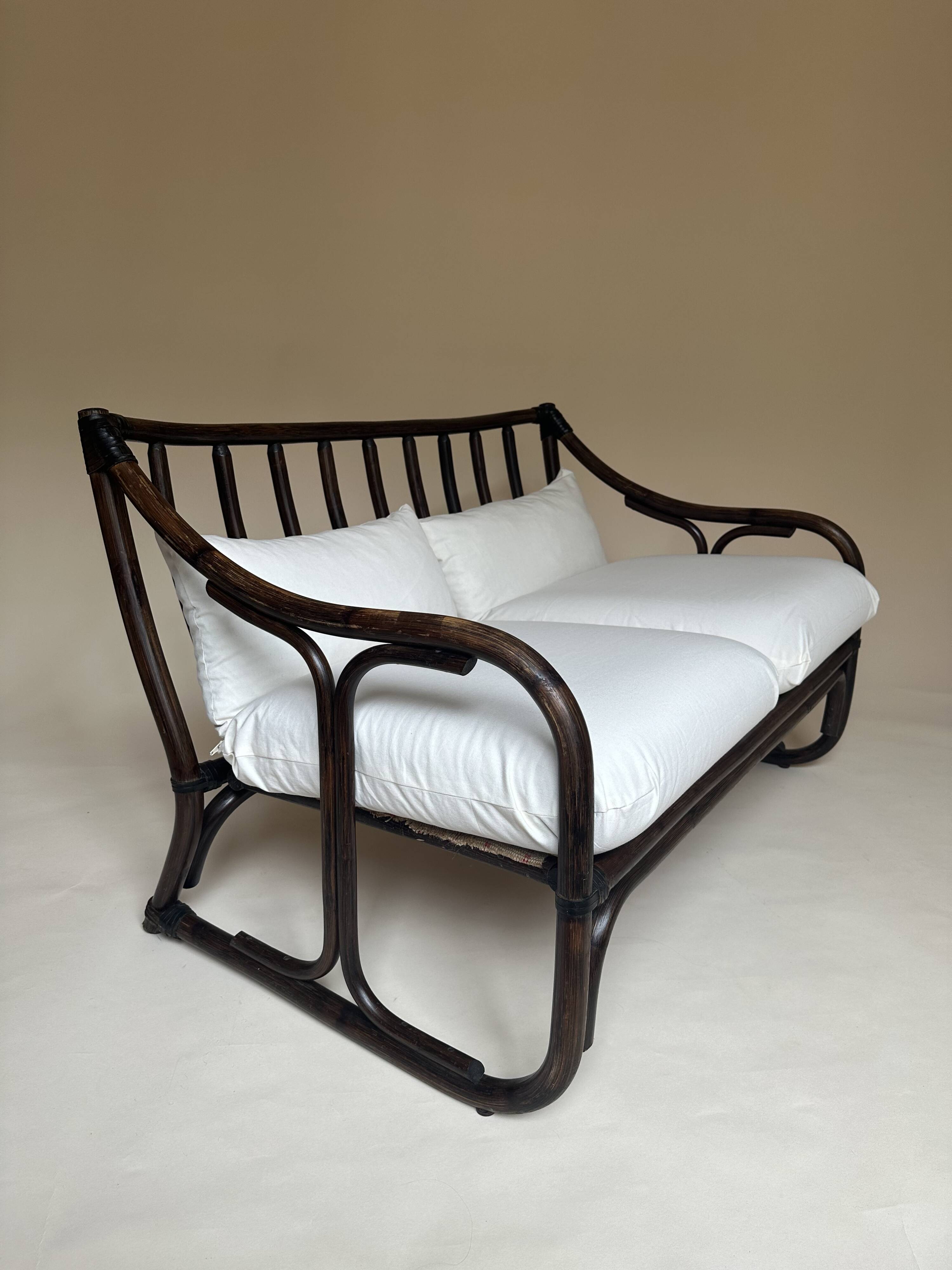 Two-seater rattan bench