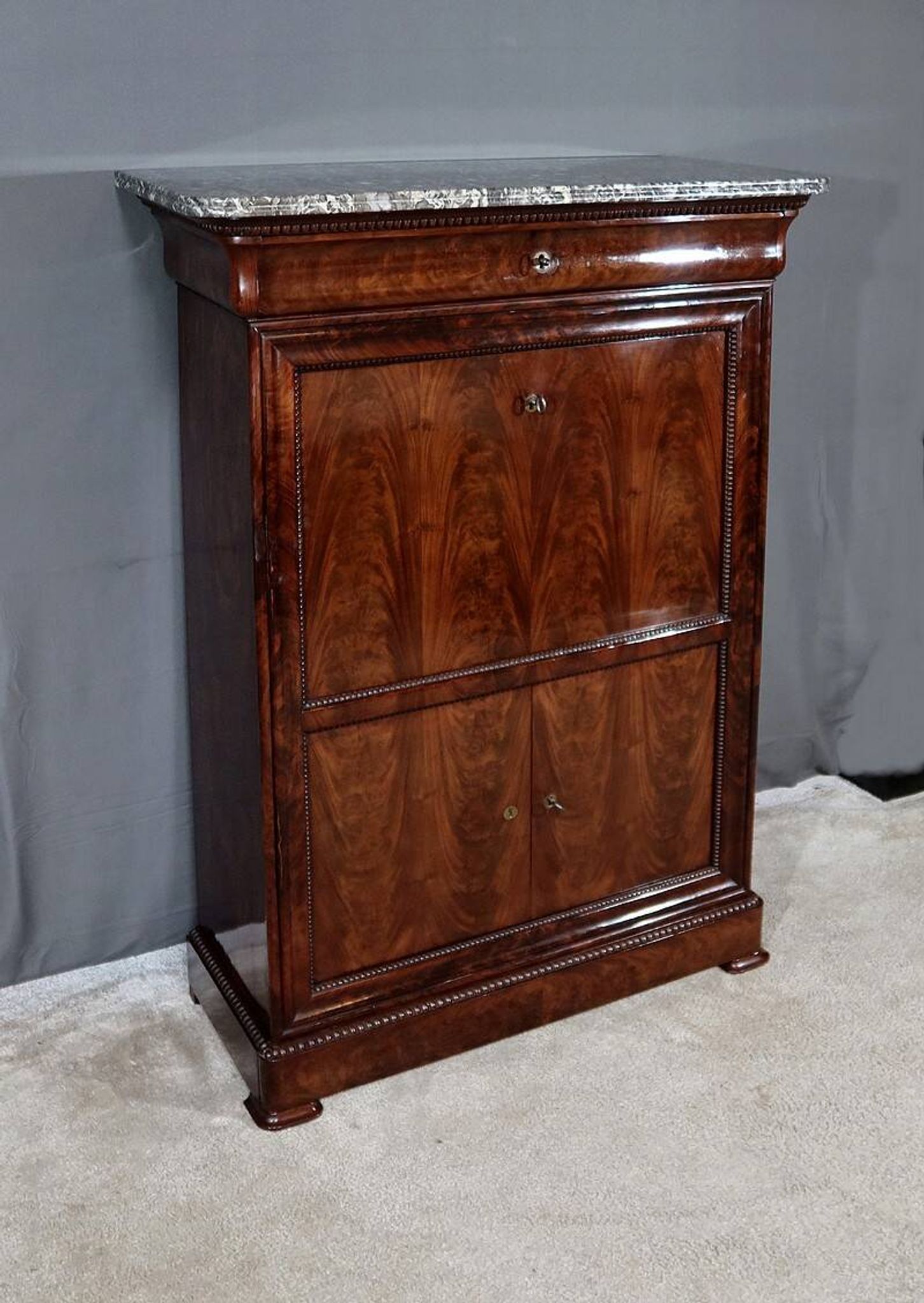 Small Secretary in Burl Mahogany Veneer, Restoration Period – Early 19th Century