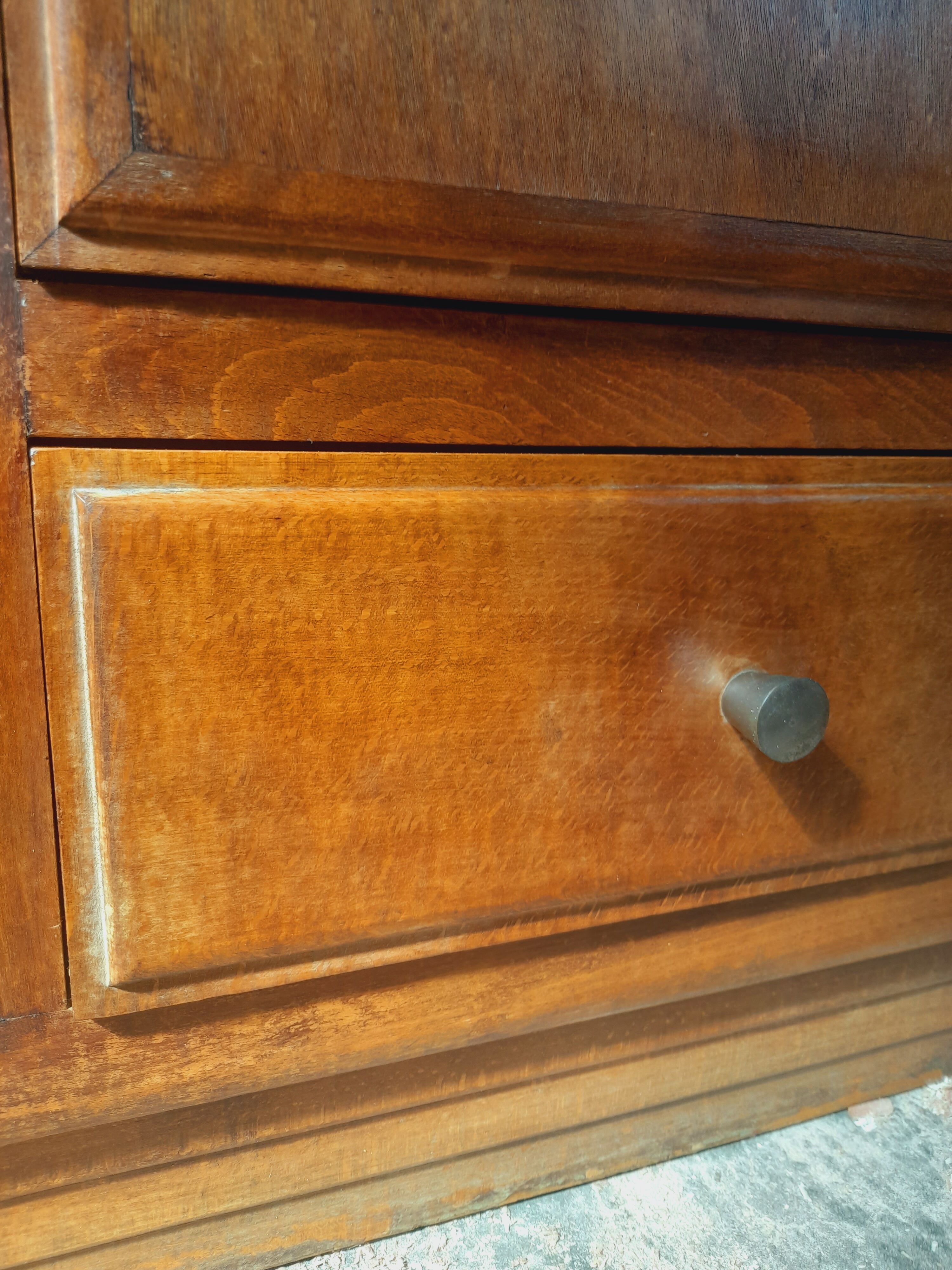 Asymmetrical cabinet 50's