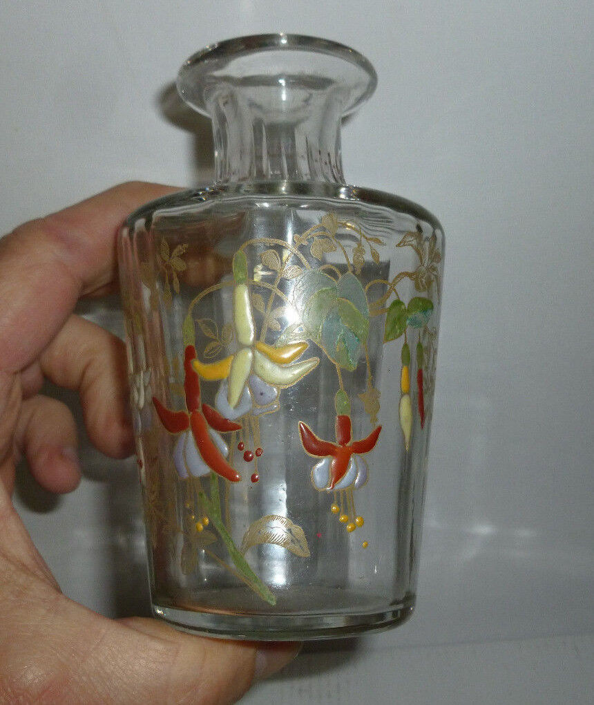 Enamelled carafon