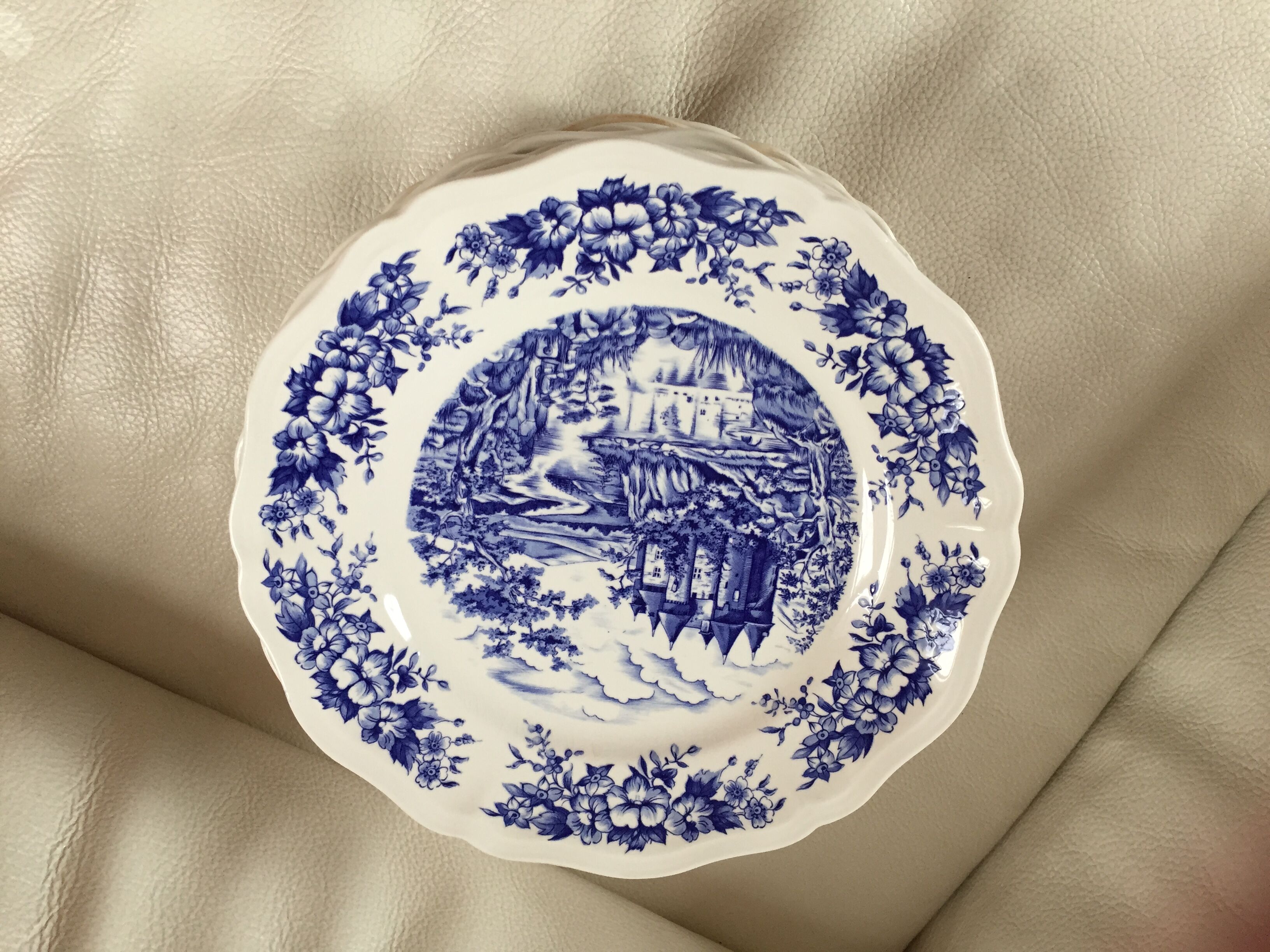 Twelve vintage flat plates Sarreguemines Model Castle