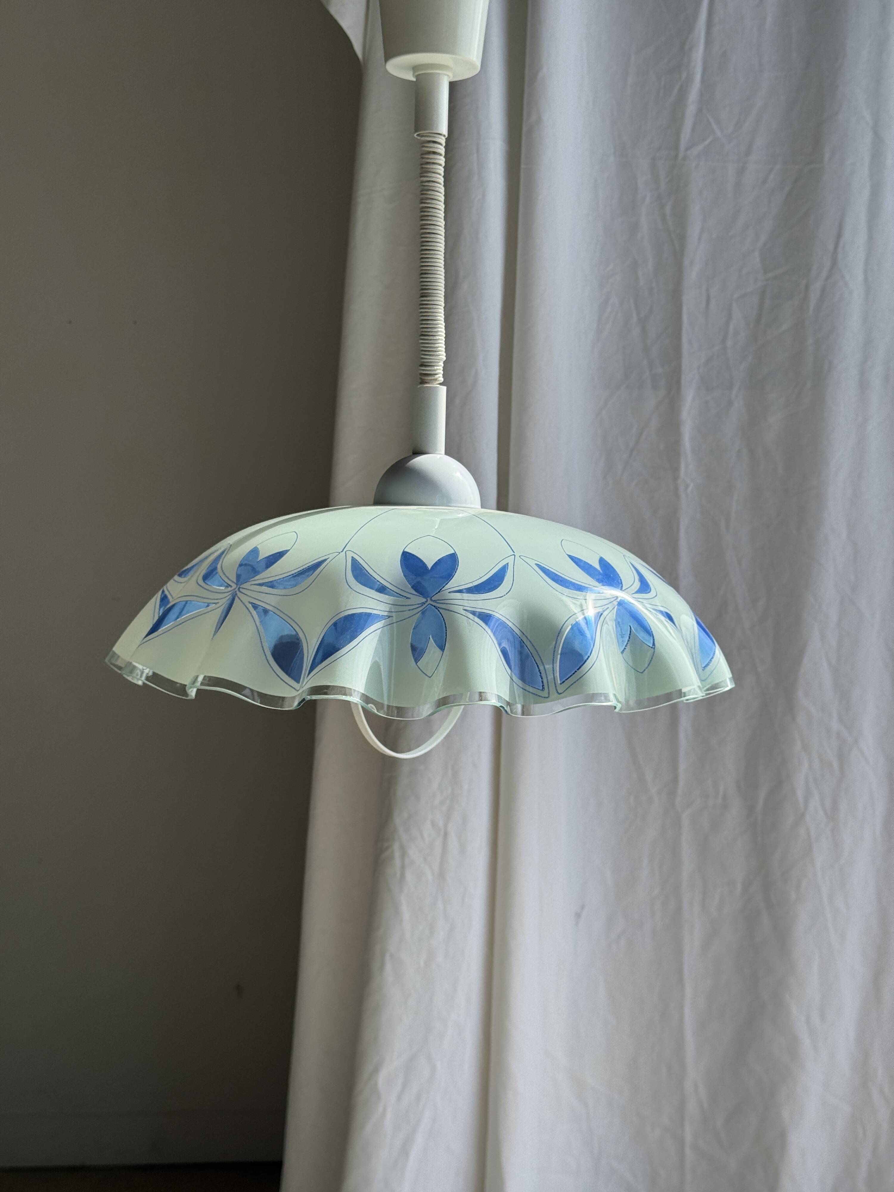 Vintage suspension in white and blue glass with wavy edge D46 H53