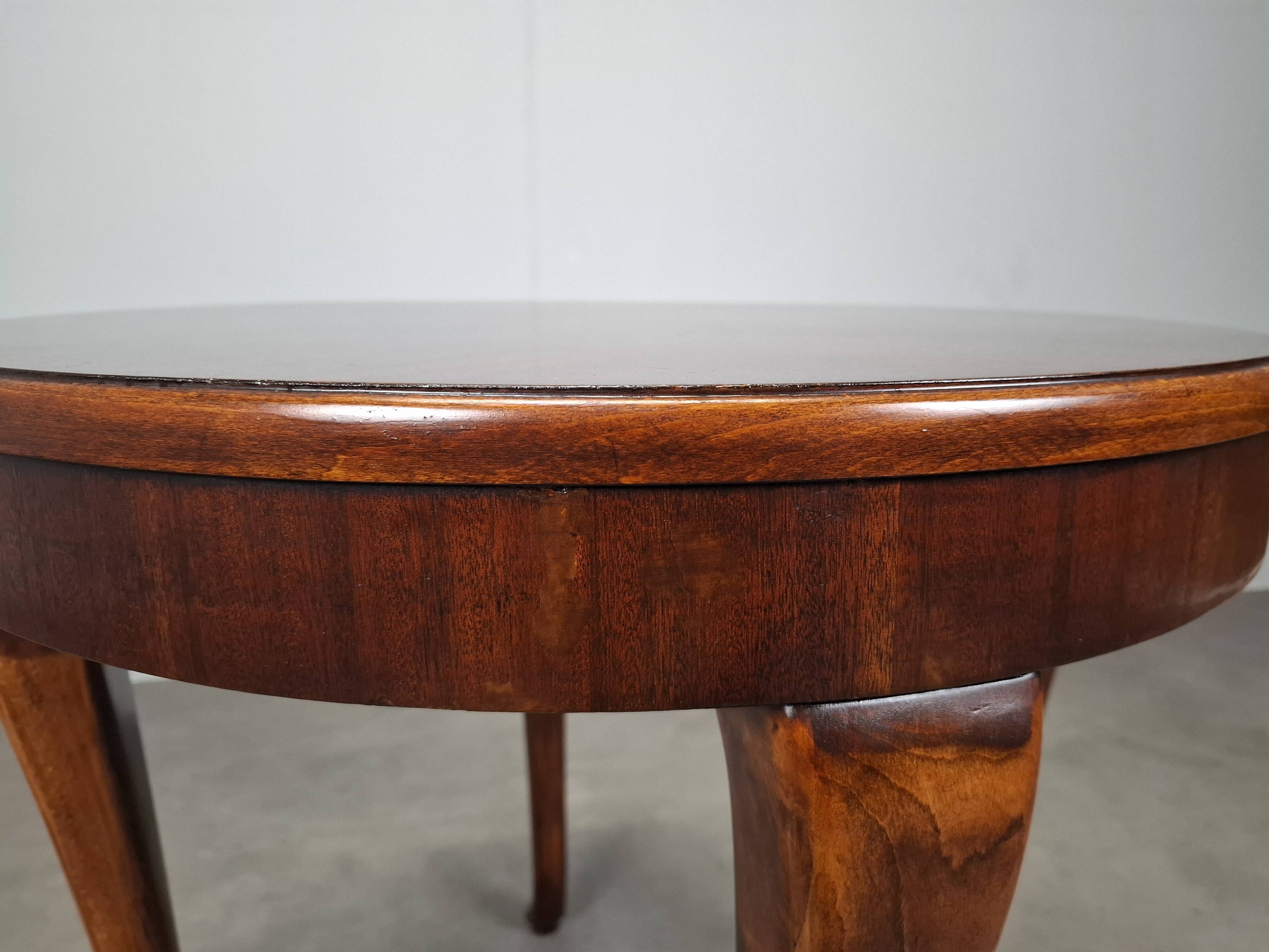 1930s Czechoslovak Art Deco Round Table in Wood and Veneer