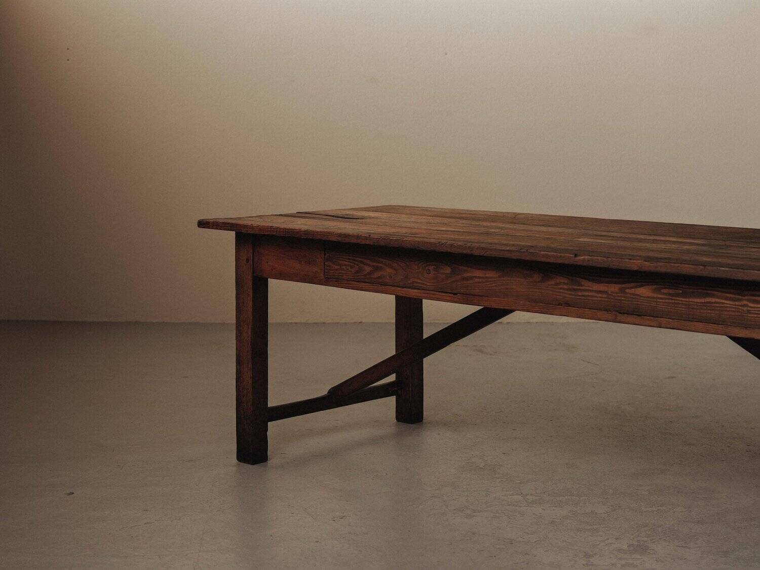 Large farmhouse table in solid pine – Auvergne, around 1900
