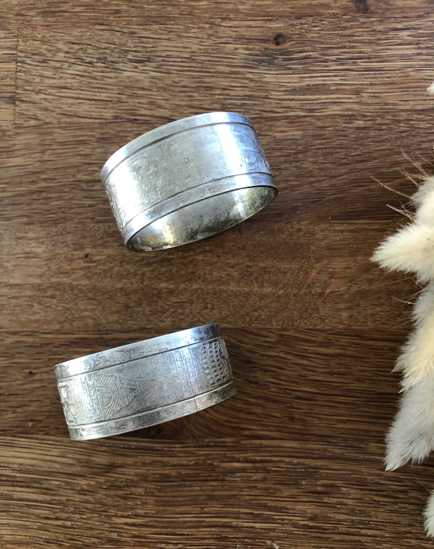 Duo de ronds de serviette anciens