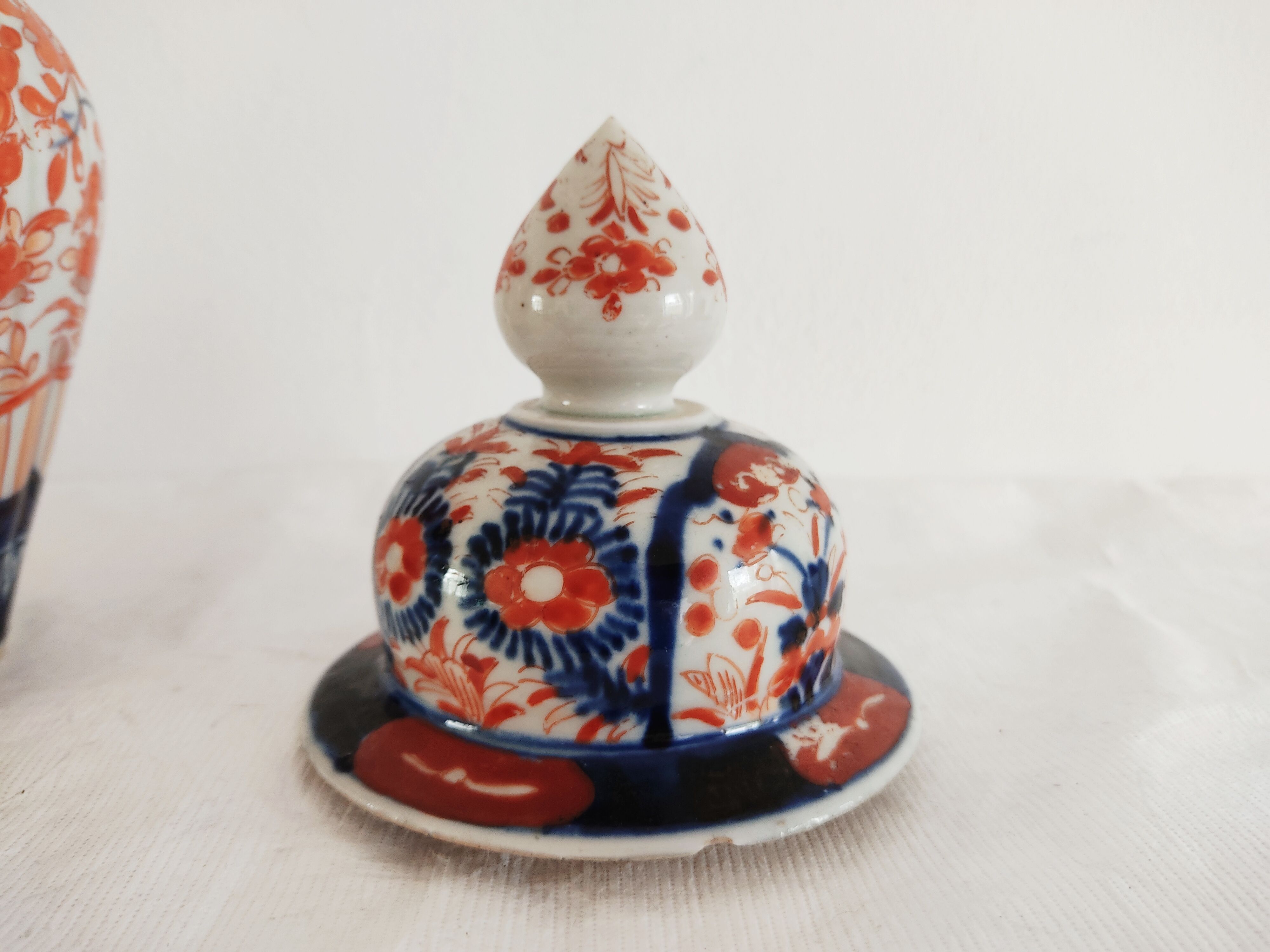 Vase couvert japonais Imari, 19e siècle