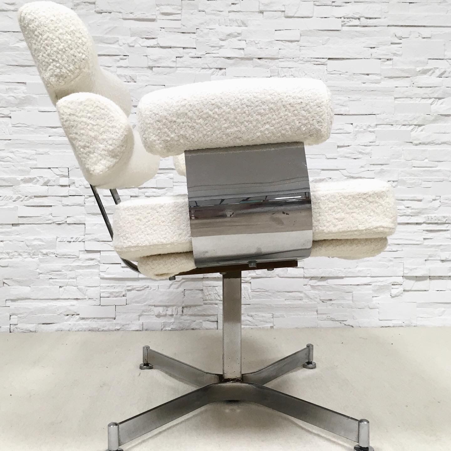 Vintage armchair 1980