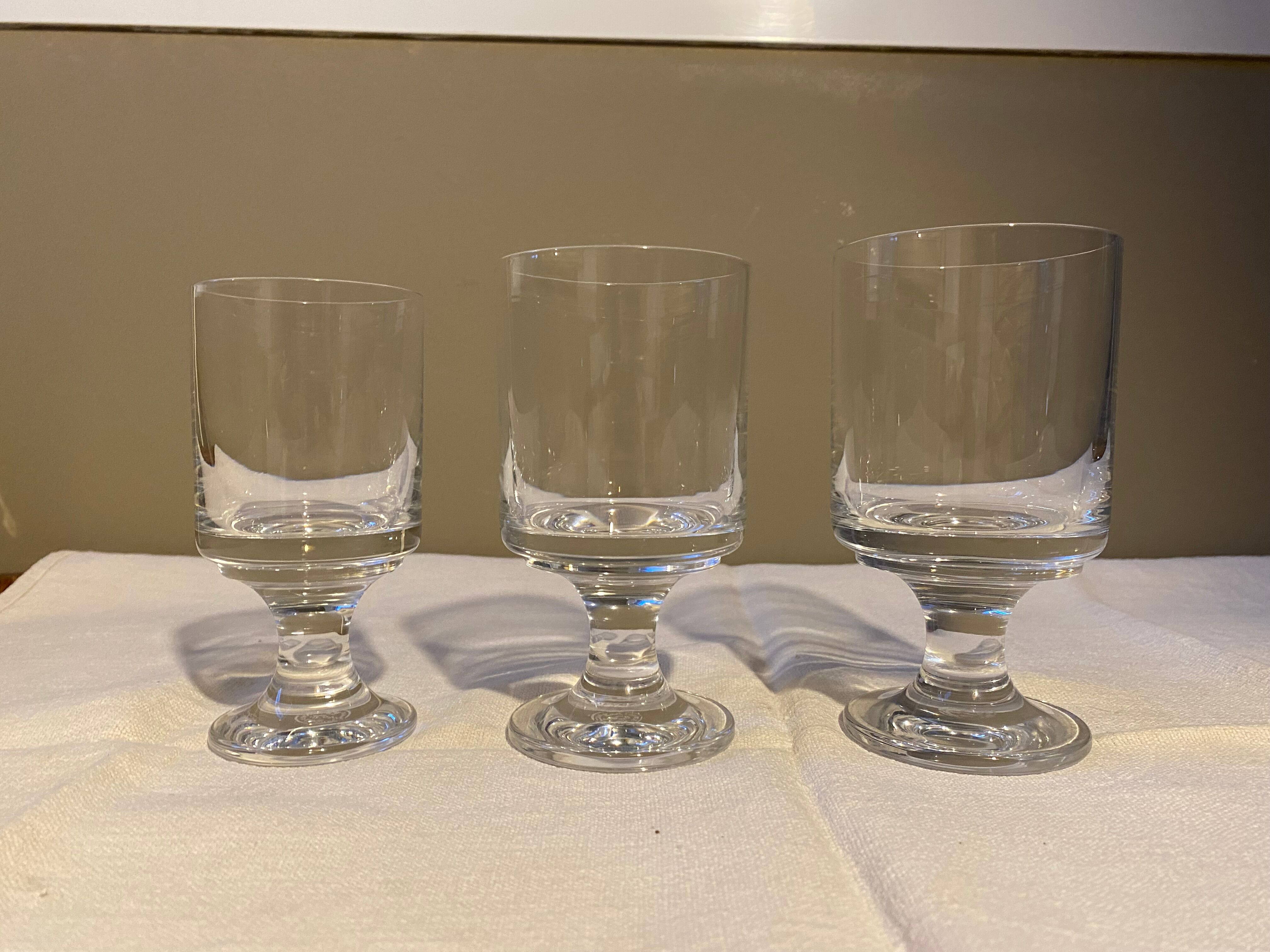 set of 12 crystal glasses signed Baccarat