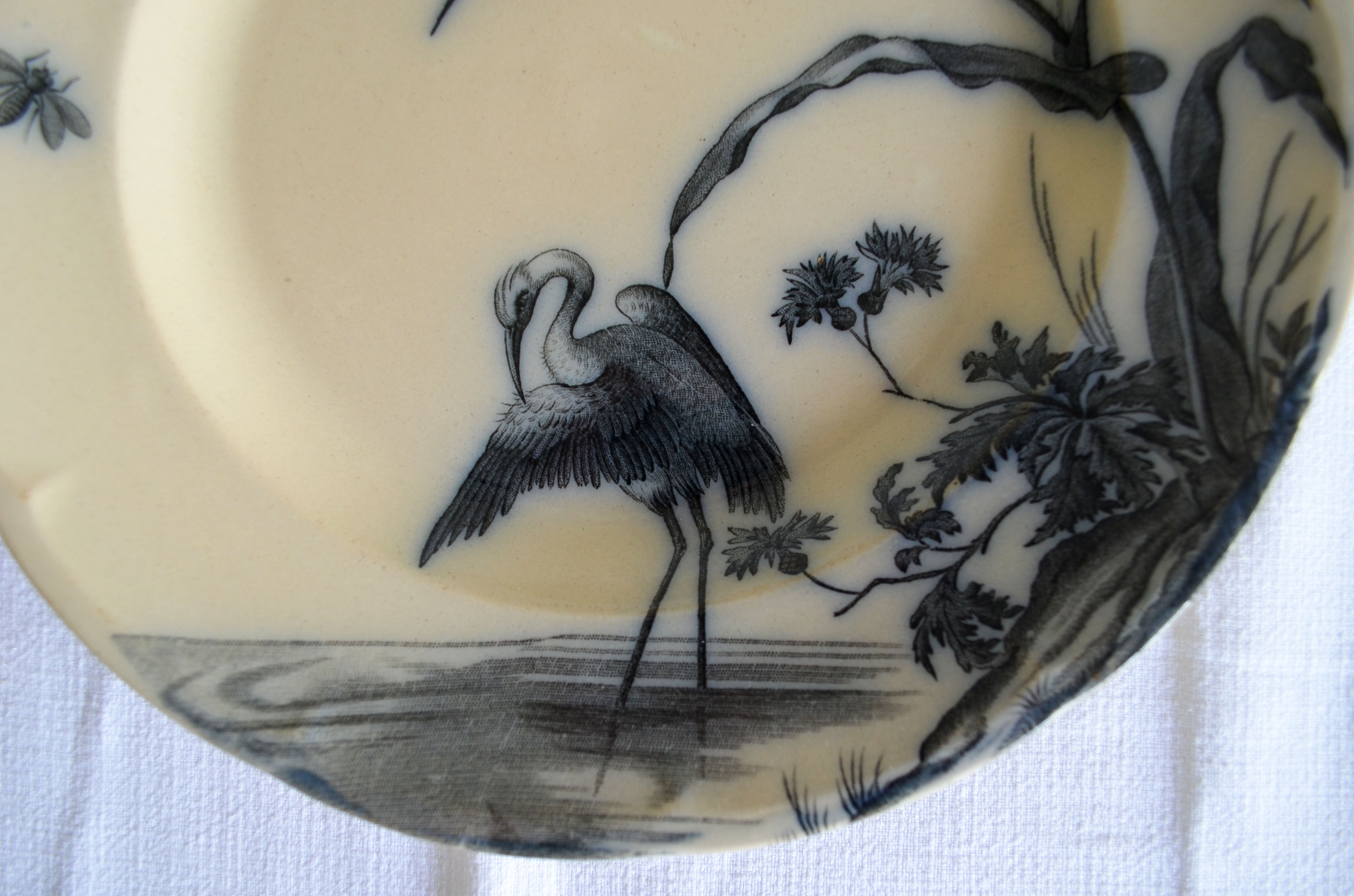 Plat Longwy décor japonais fin XIXème