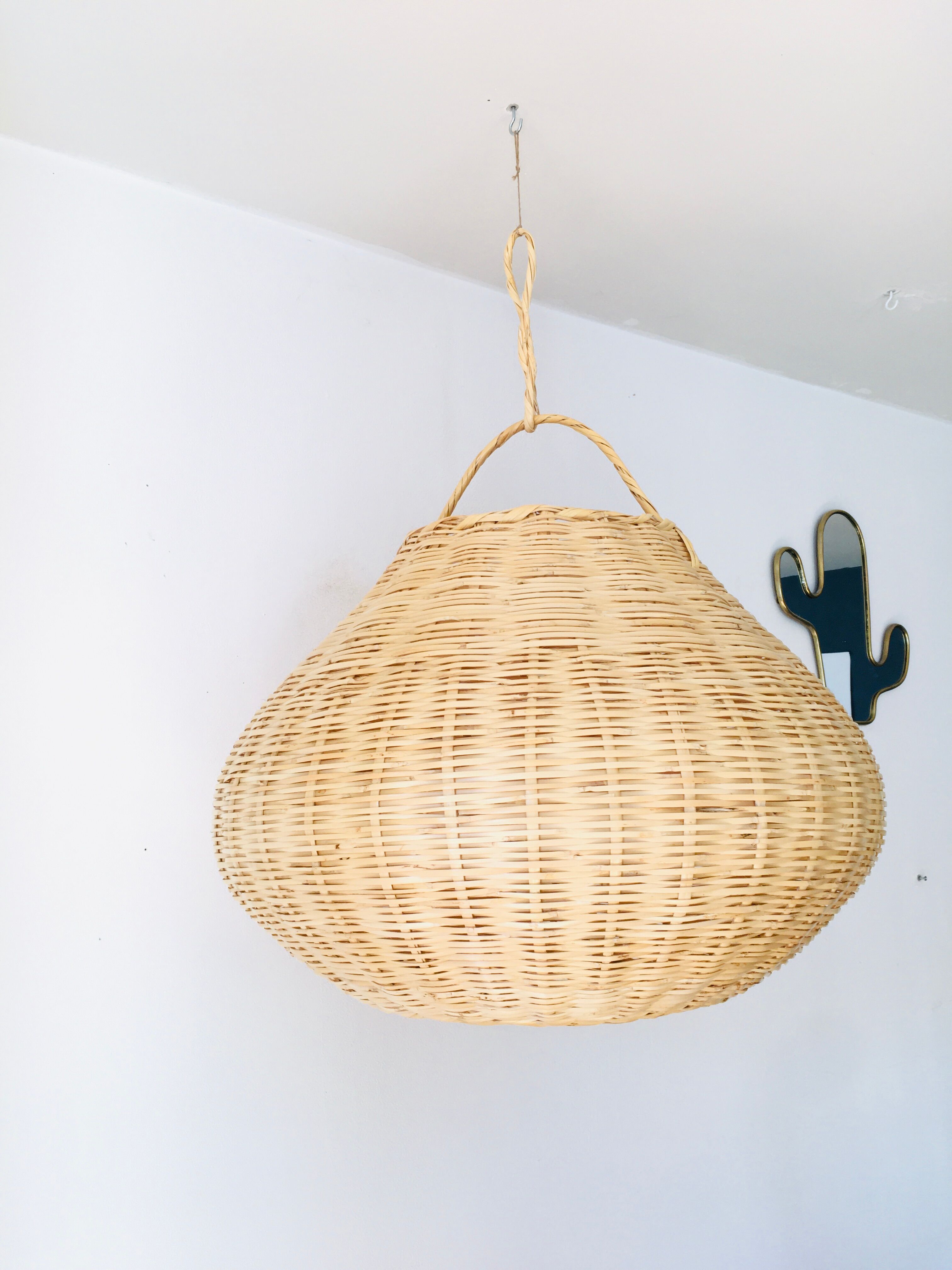 Wicker suspension
