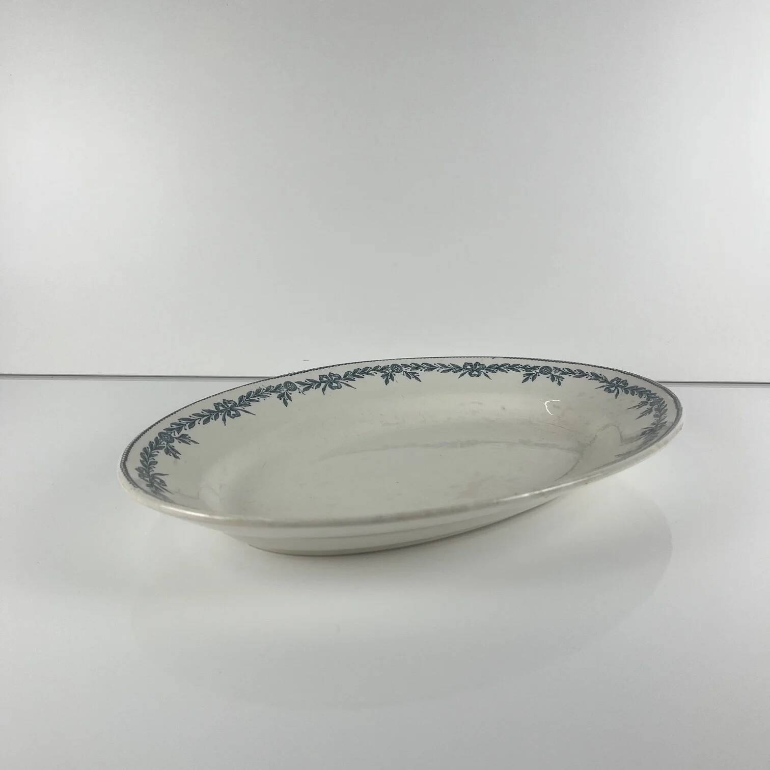 Large oval ironstone dish model "Laurels" by Moulins des Loups - Hamage, 1900