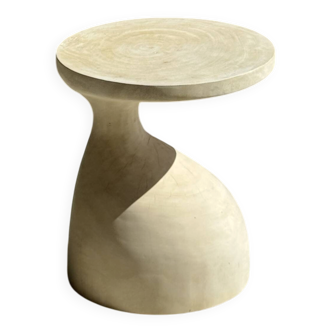 Sexy Neck - Solid wood (monoxyle) side table in an organic shape colour