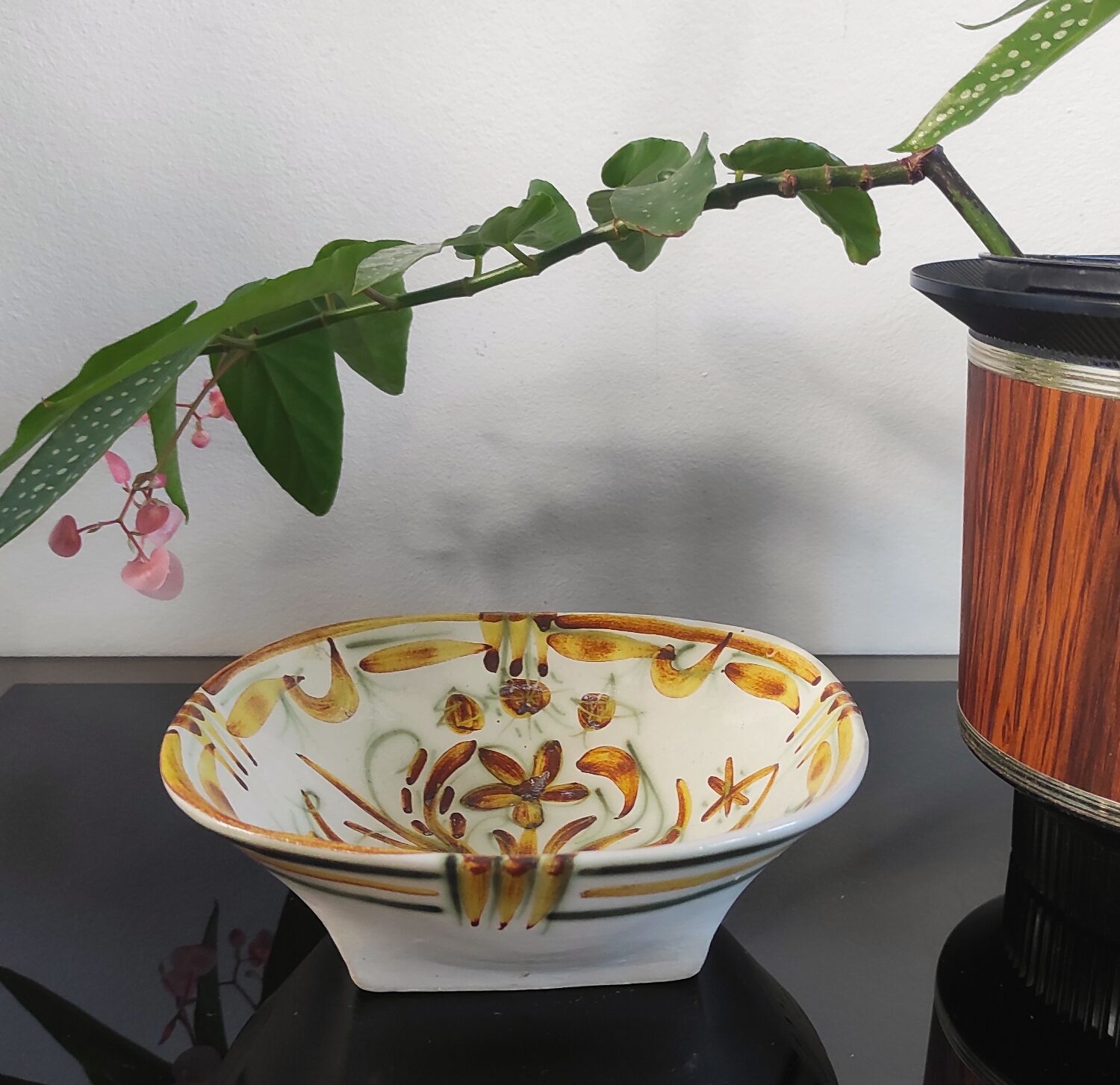 Vintage bowl Keraluc Quimper Decor G6 by Jos Le Corre