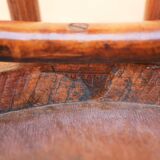 Chaise bistrot gaufrée par les éditions Baumann