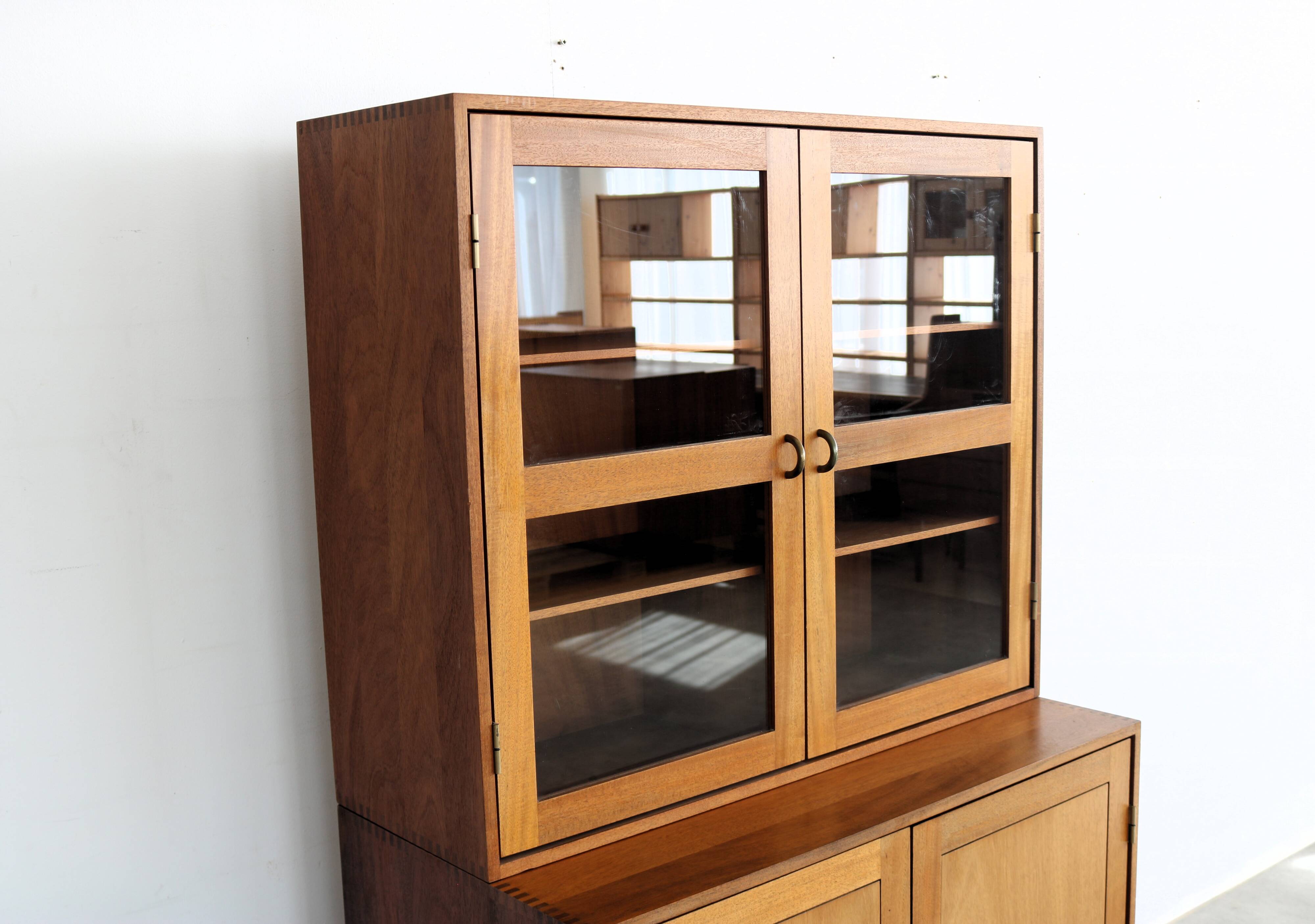 vintage wall cabinet | display cabinet | C. Hvidt