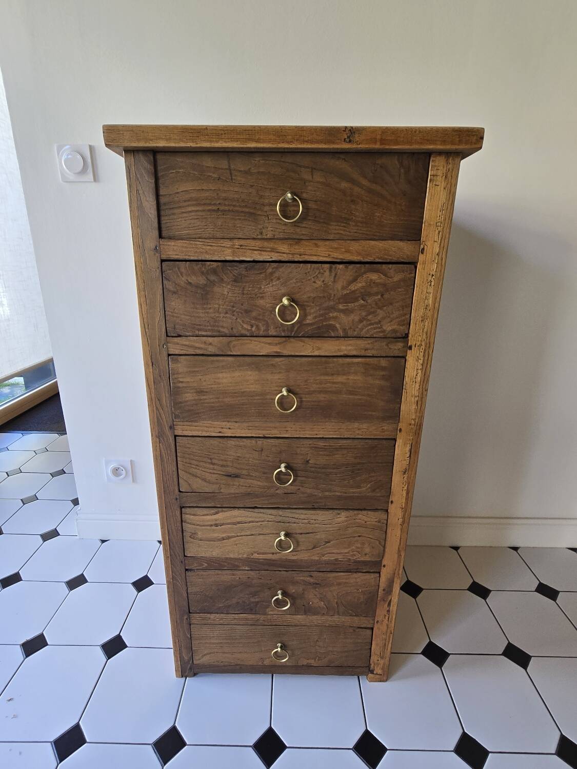 Solid oak chest of drawers
