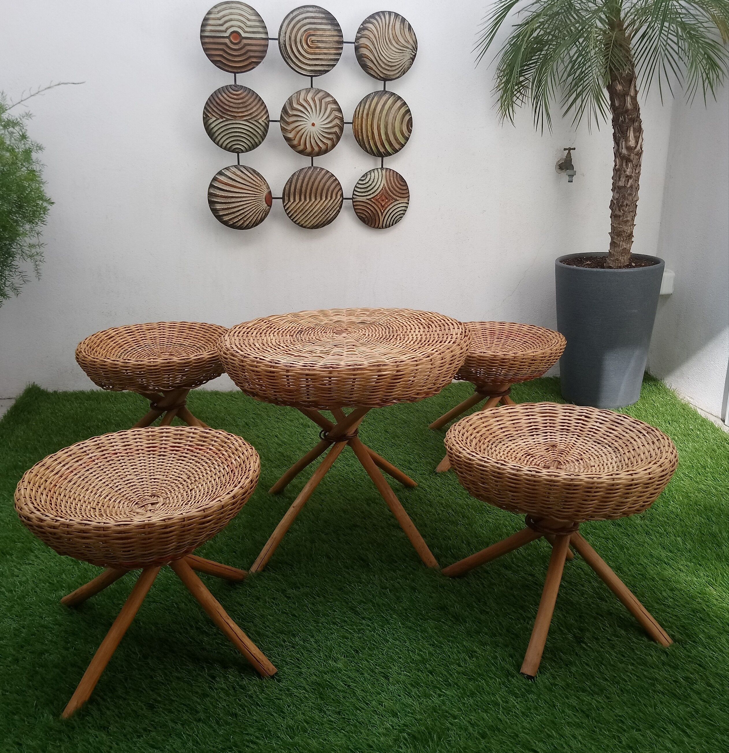 Summer Lounge 4 stools and coffee table Wicker of the 1960s