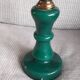 Pied de lampe en verre de couleur vert