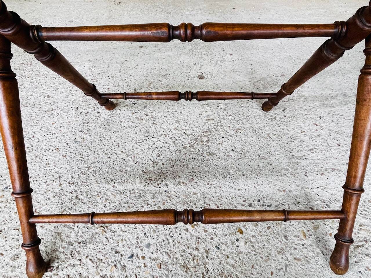 Folding side table in turned wood and marquetry circa 30's/40's