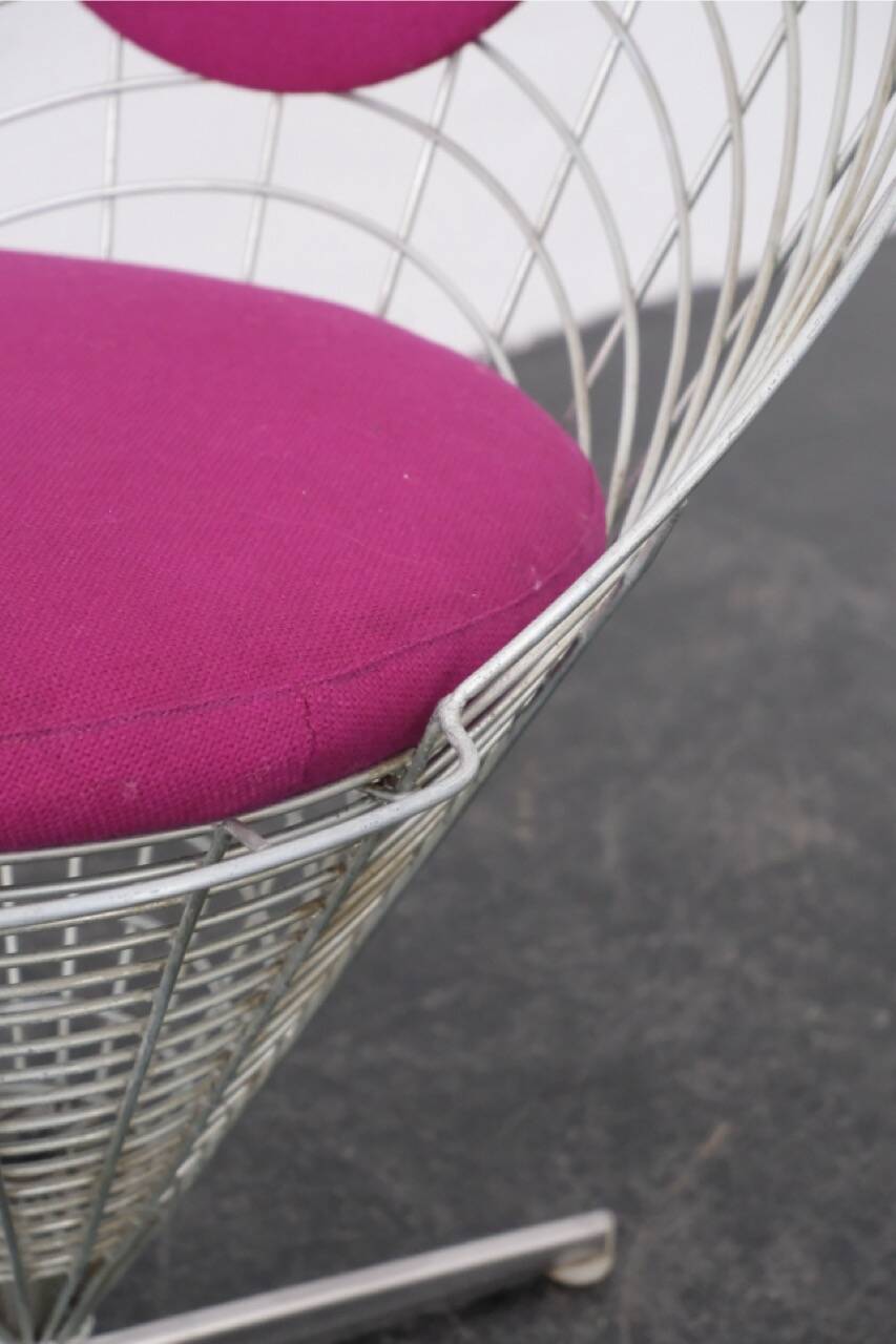 "K2" Cone chair in wire by Verner Panton / Plus Linje