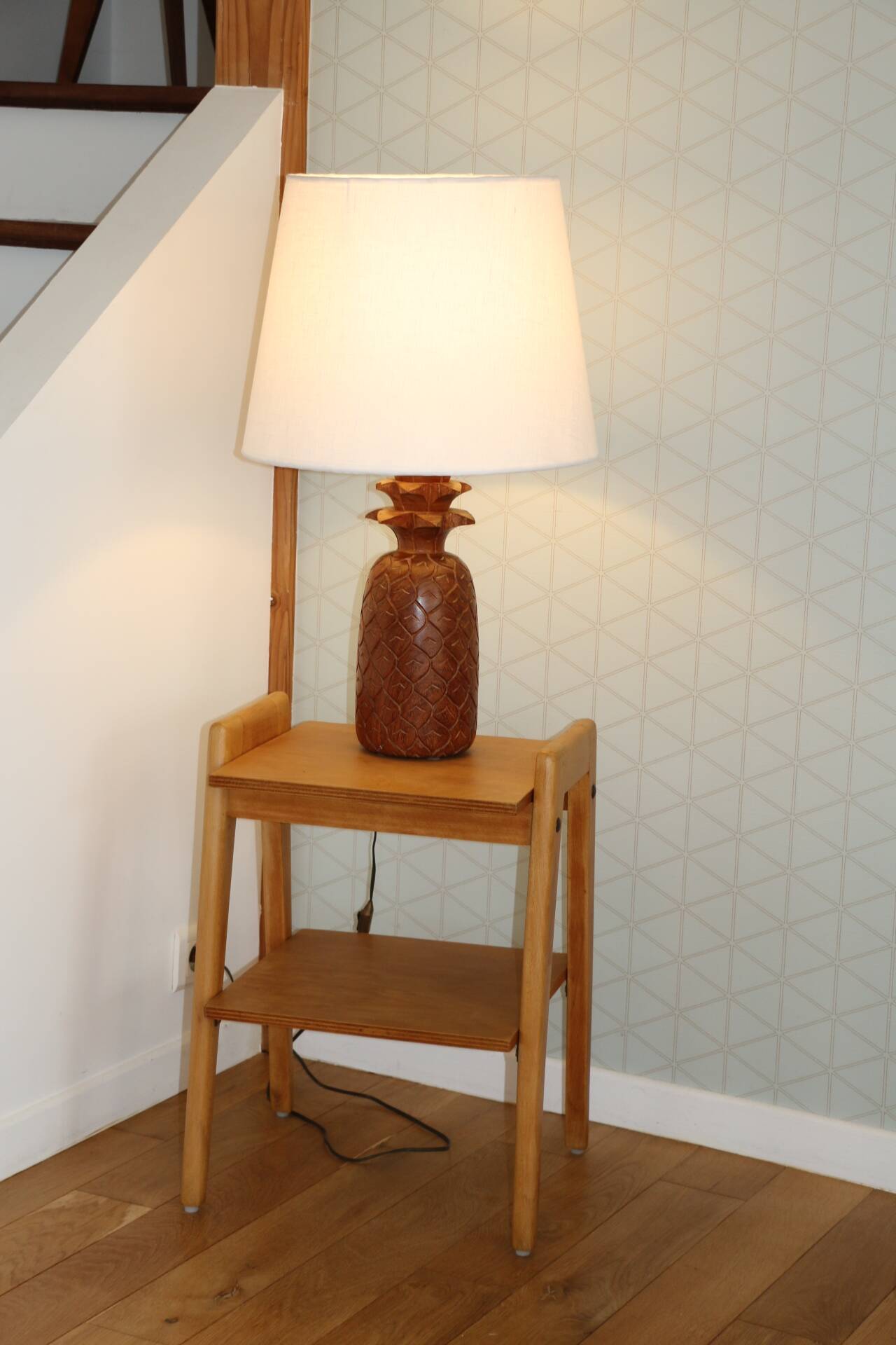 Lampe bois ananas avec abat-jour tissu 650mm
