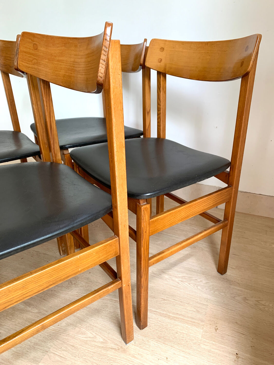 Suite de 4 chaises Gessef style scandinave