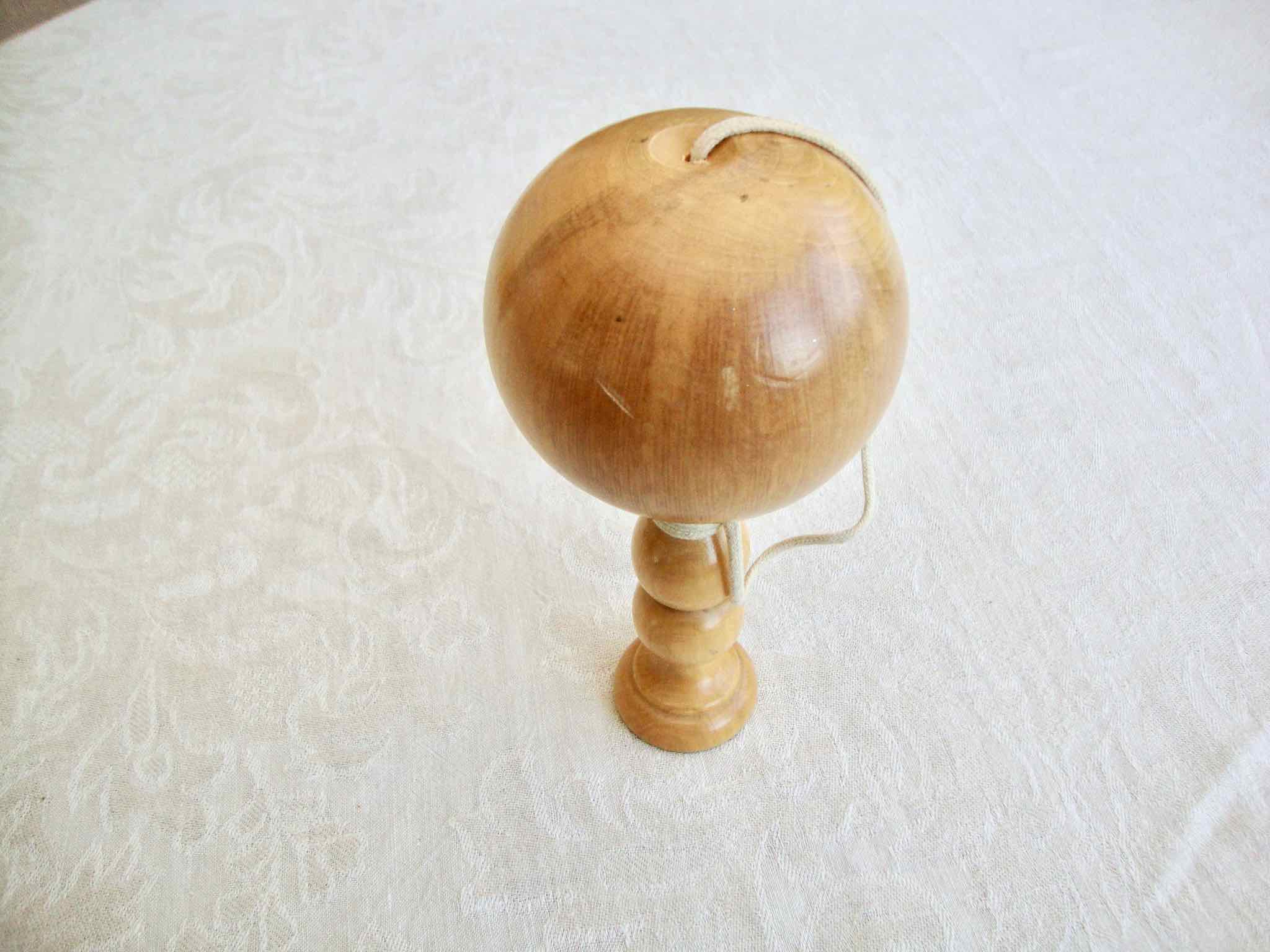 Beech wood bilboquet