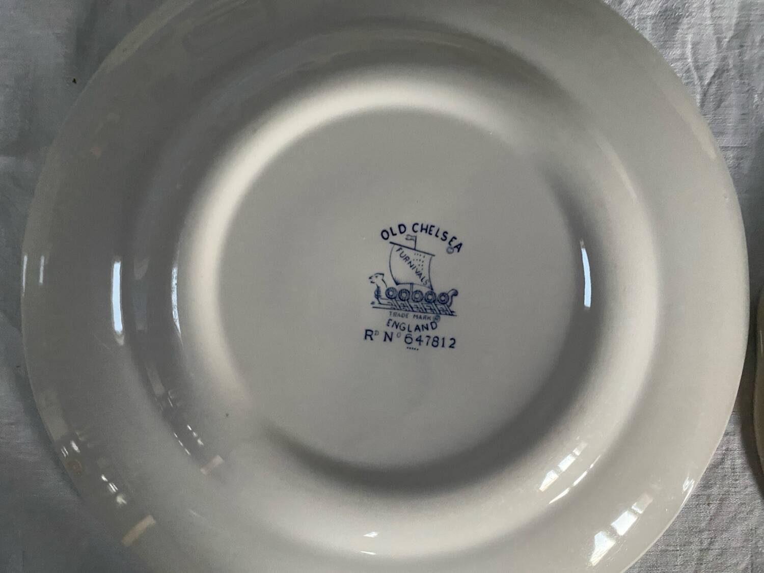6 large Old Chelsea Furnivals dinner plates