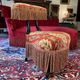 Chaise voyeuse époque Napoléon III en bois noirci, garnie d’une tapisserie