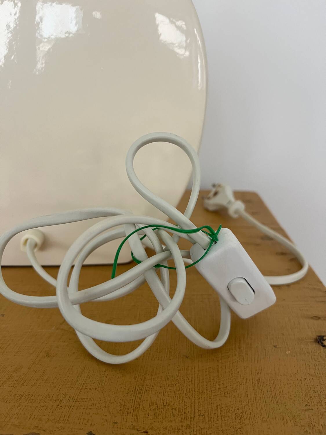 White contemporary ceramic lamp base