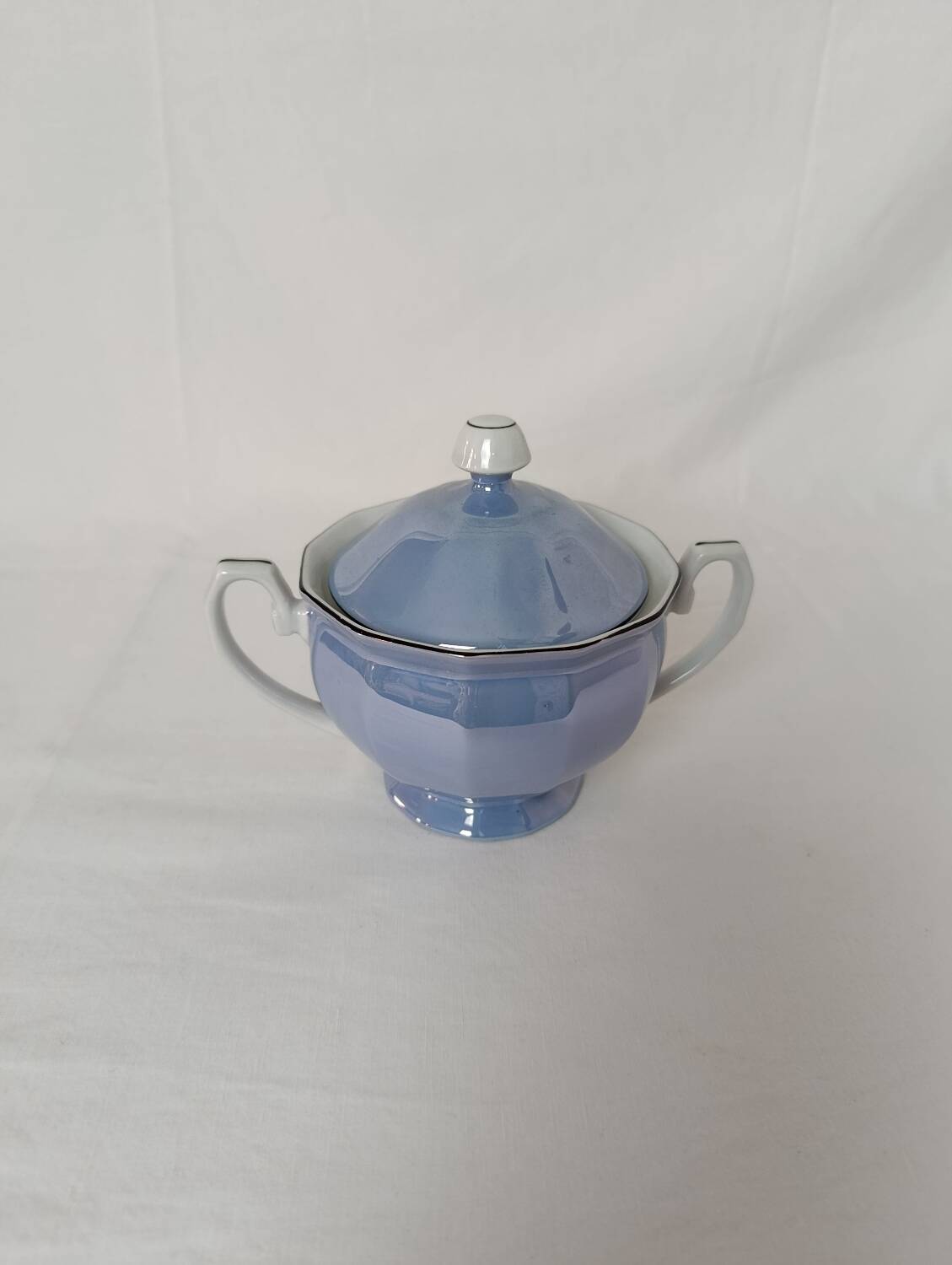 Blue sugar bowl, 1920s, lustrous porcelain.