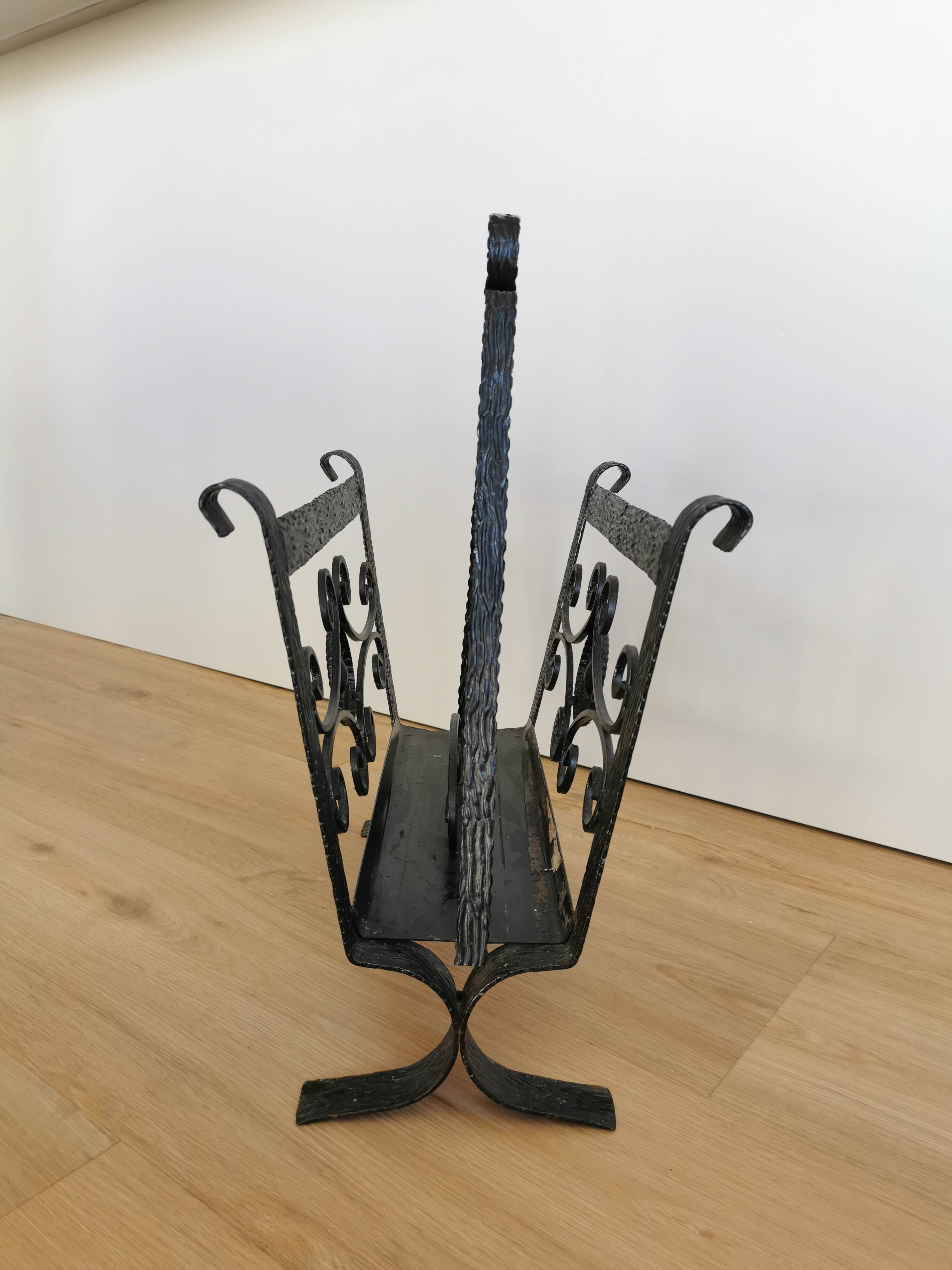 Porte-revues vintage en fonte