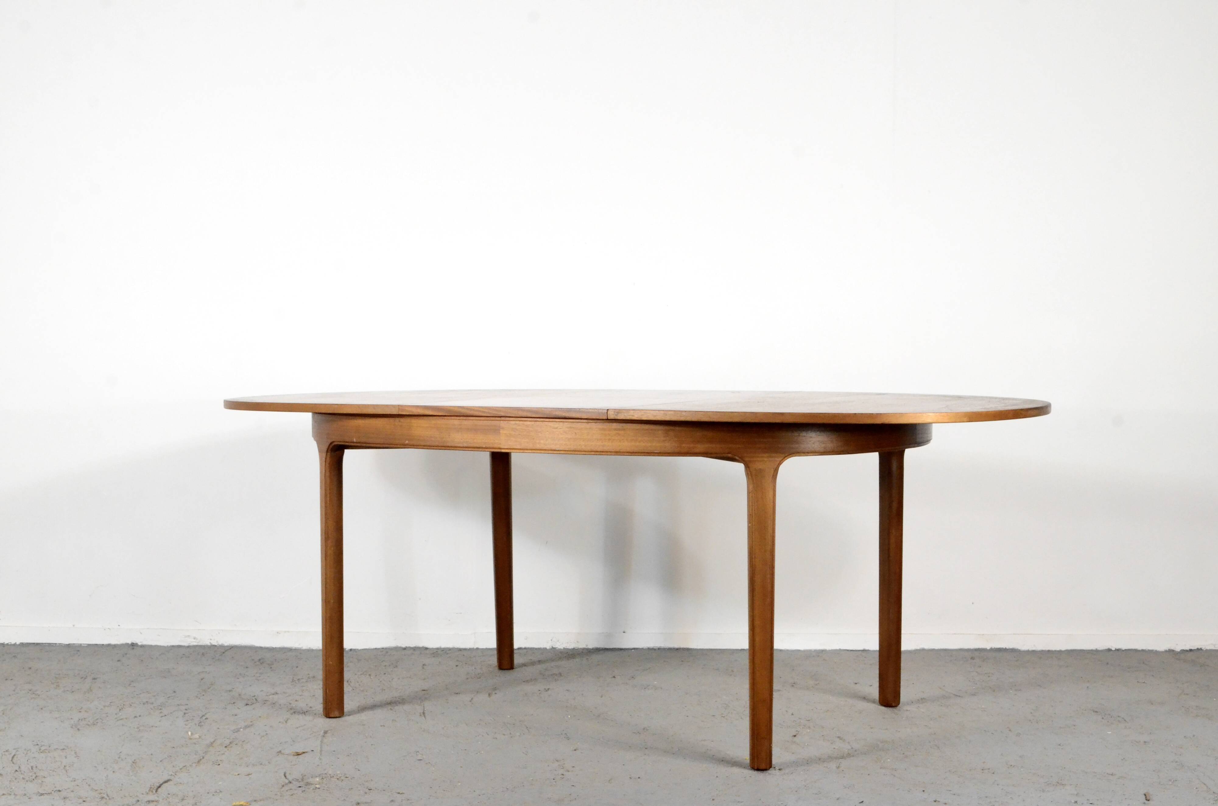 Table extensible oblongue Nathan en teck, style Midcentury. Vintage moderne