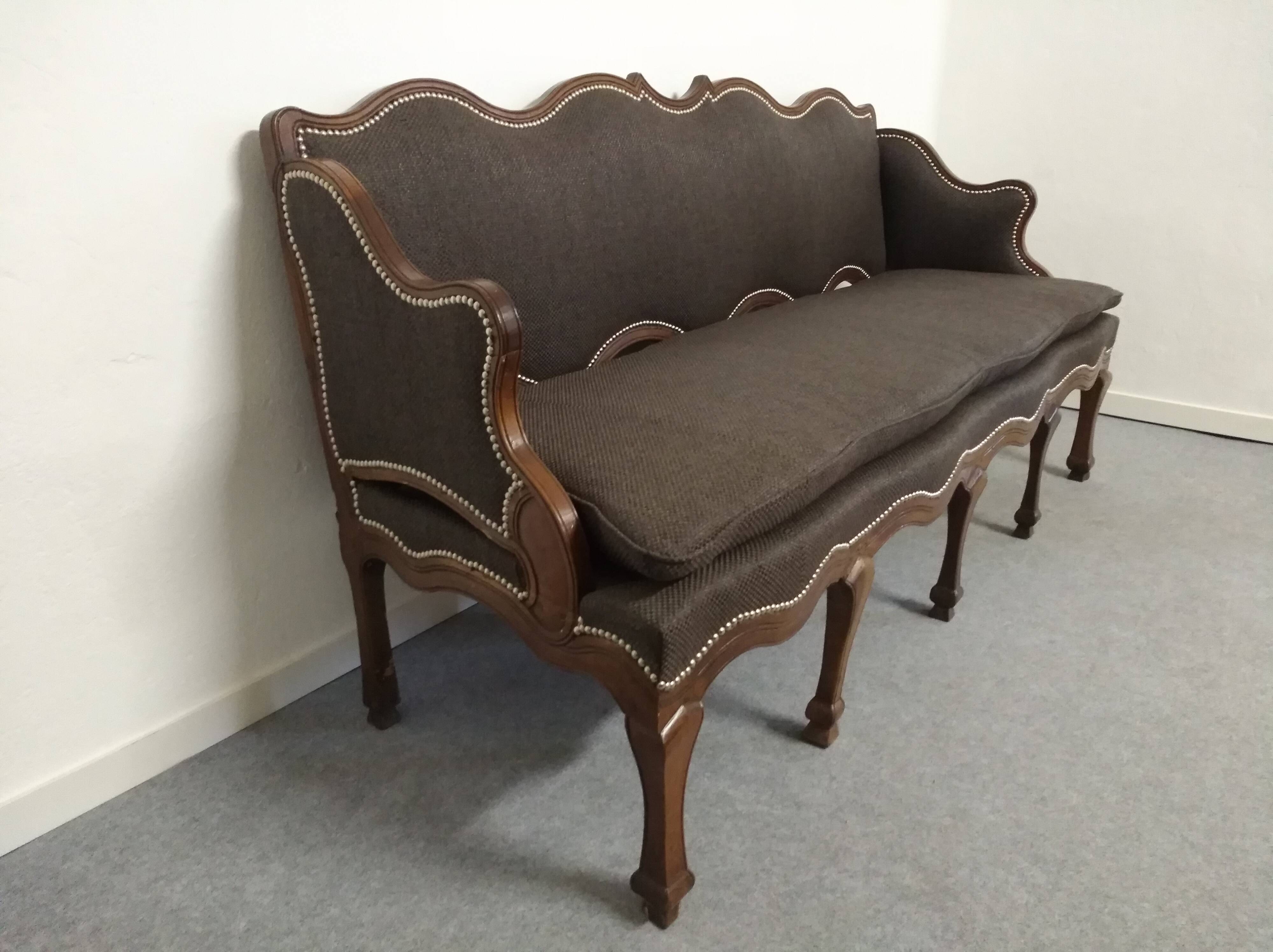 Regency period oak sofa from the early 18th century