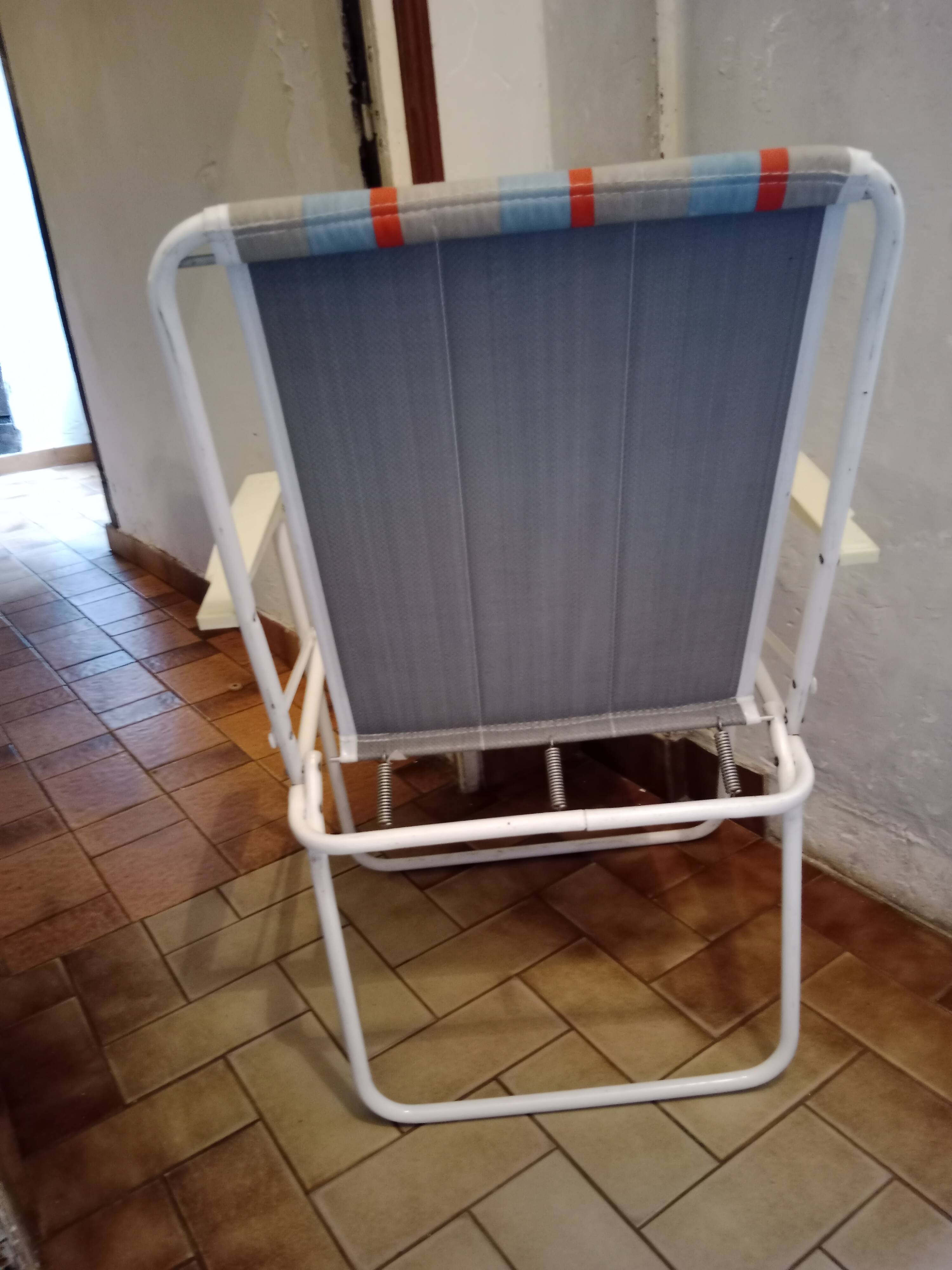 90s folding chair