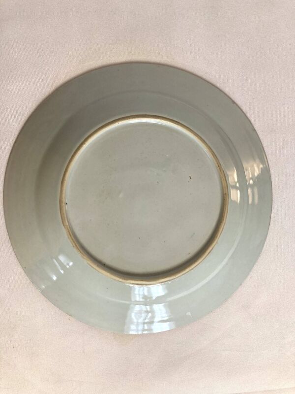 Compagnie des Indes, assiette en porcelaine aux pivoines XVIIIème