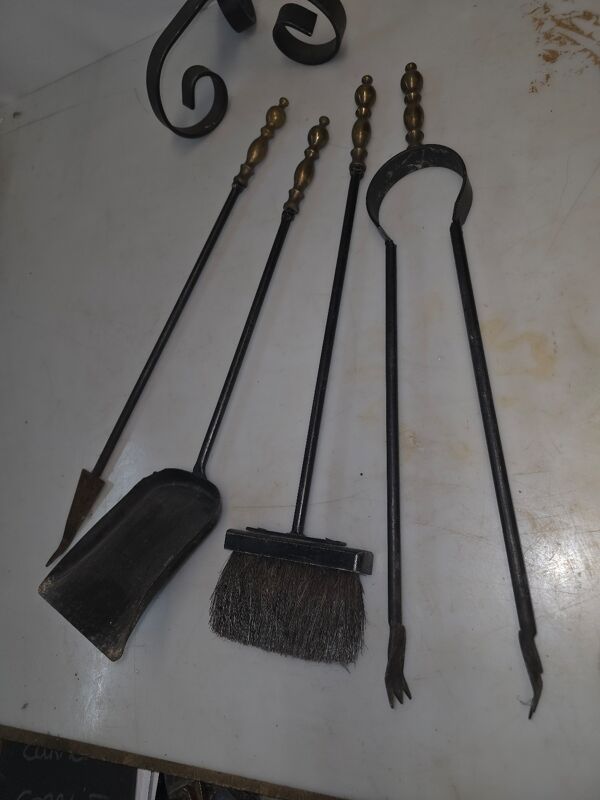 Nécessaire de foyer de cheminée en fer forgé