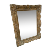 Miroir en bois sculpté patiné