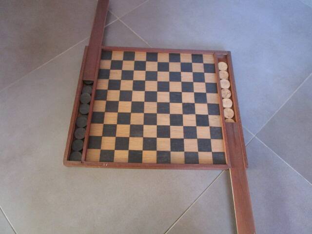 Jeu de dames ancien en bois