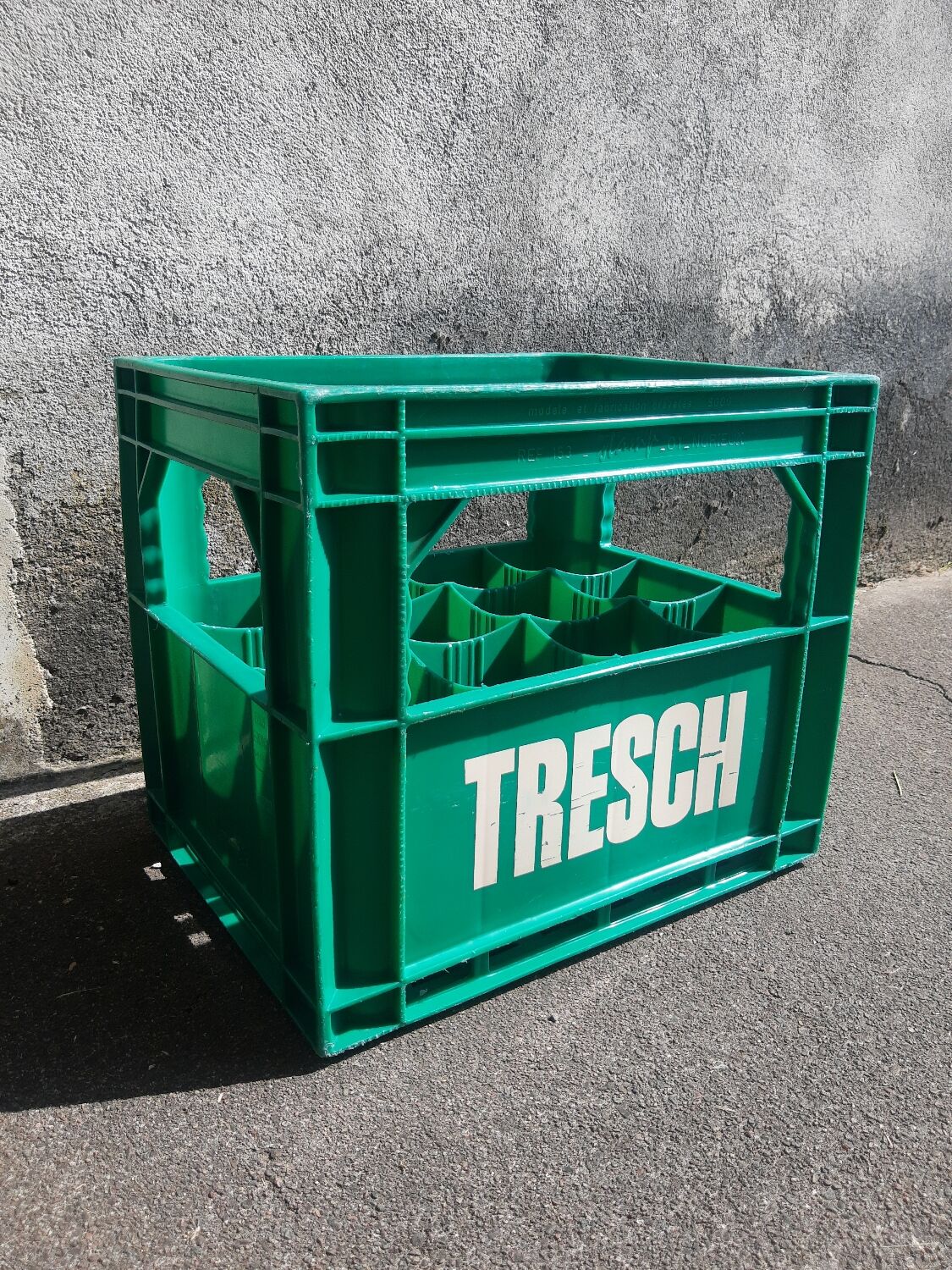 Vintage Tresch green plastic bottle box