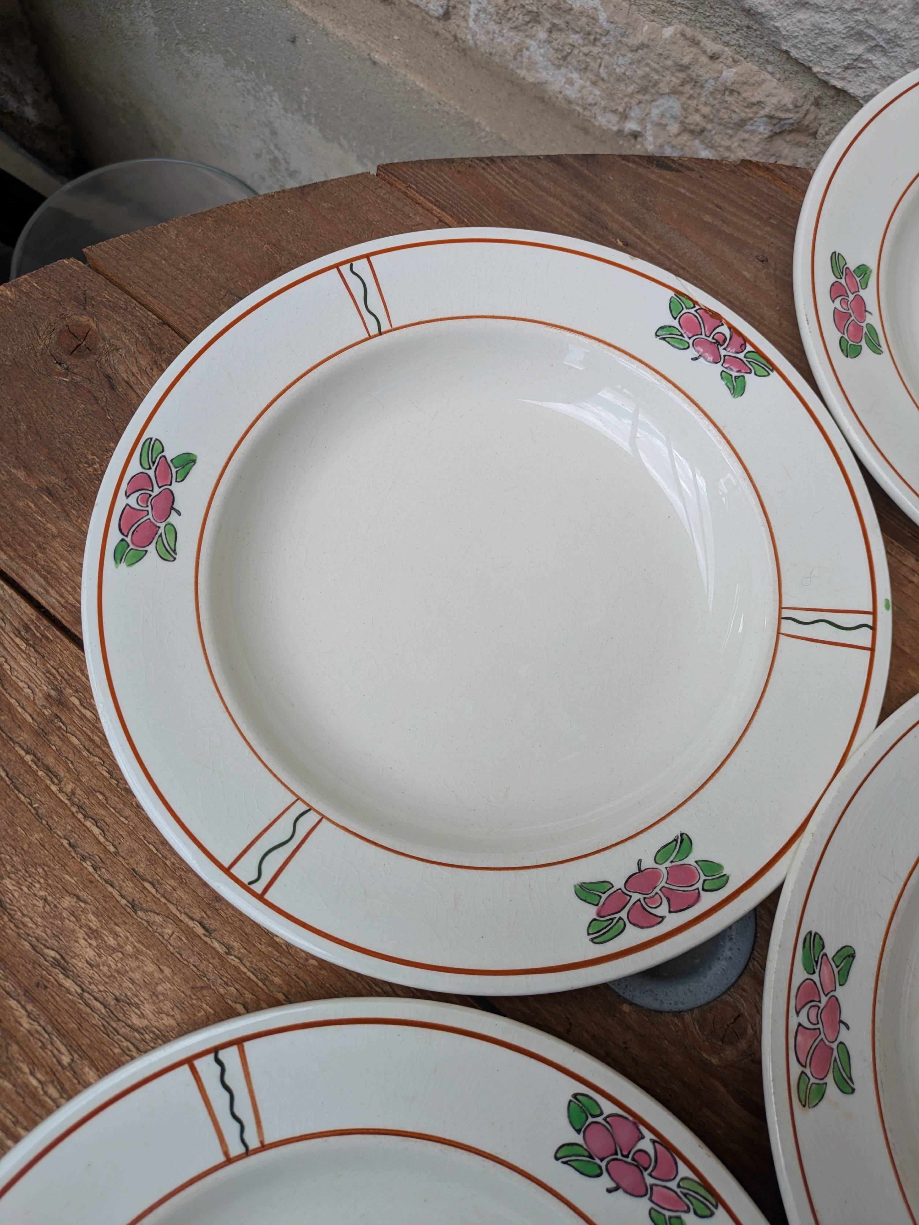 7 old deep plates in Salins earthenware model Nénuphar 24.5cm