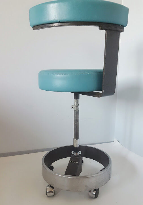 Tabouret de dentiste